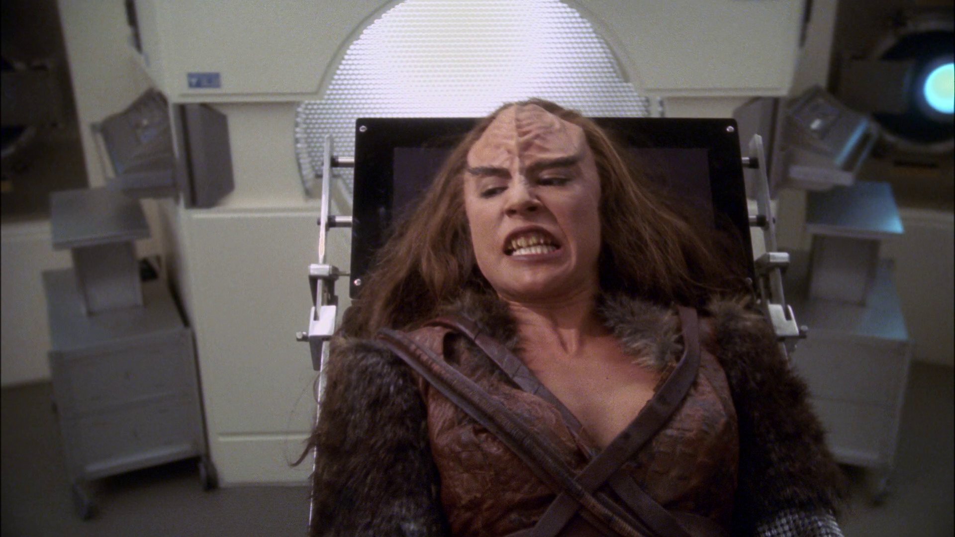 extant_StarTrek_ENT_1x14-SleepingDogs_1799.jpg