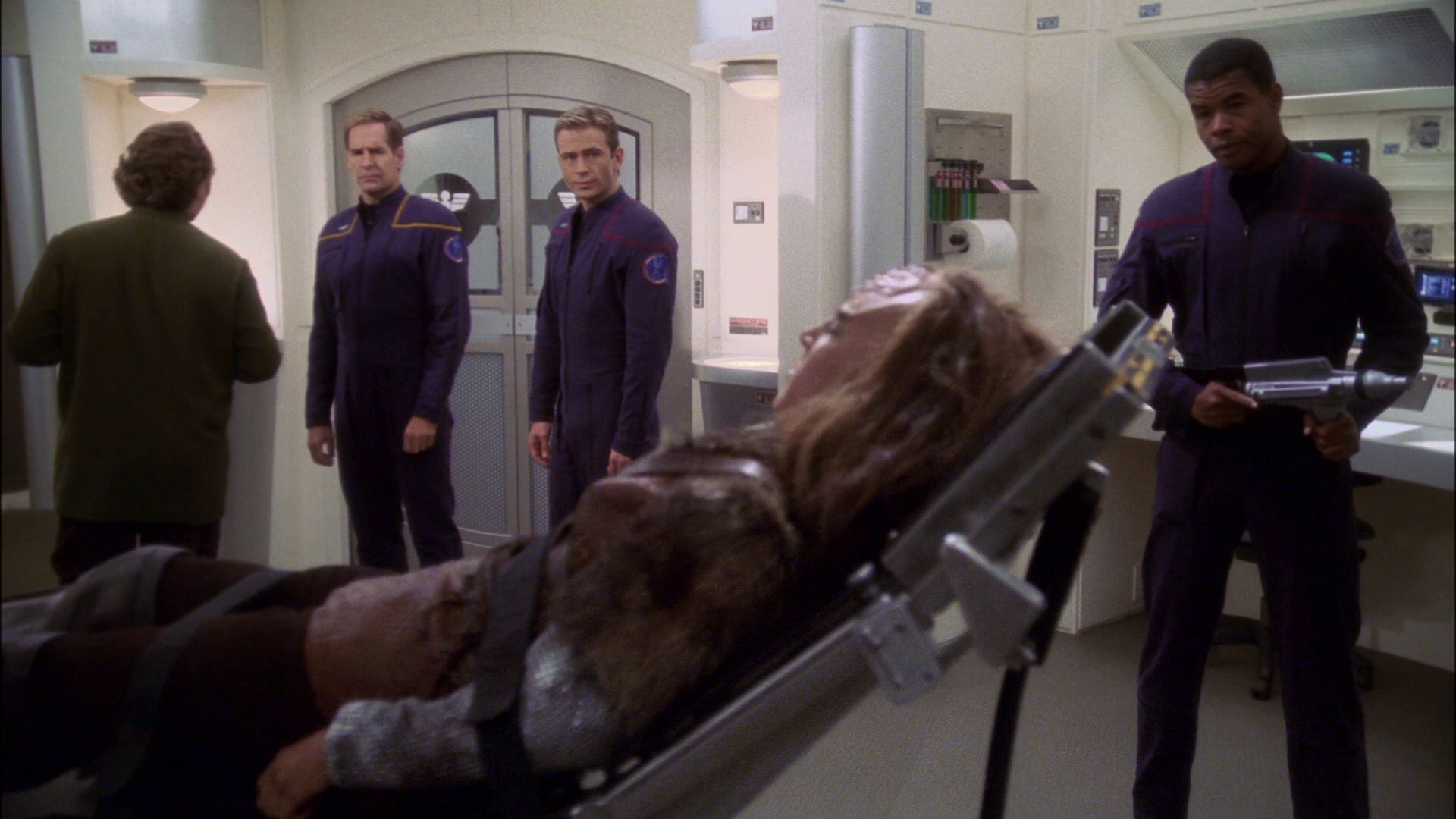 extant_StarTrek_ENT_1x14-SleepingDogs_1808.jpg