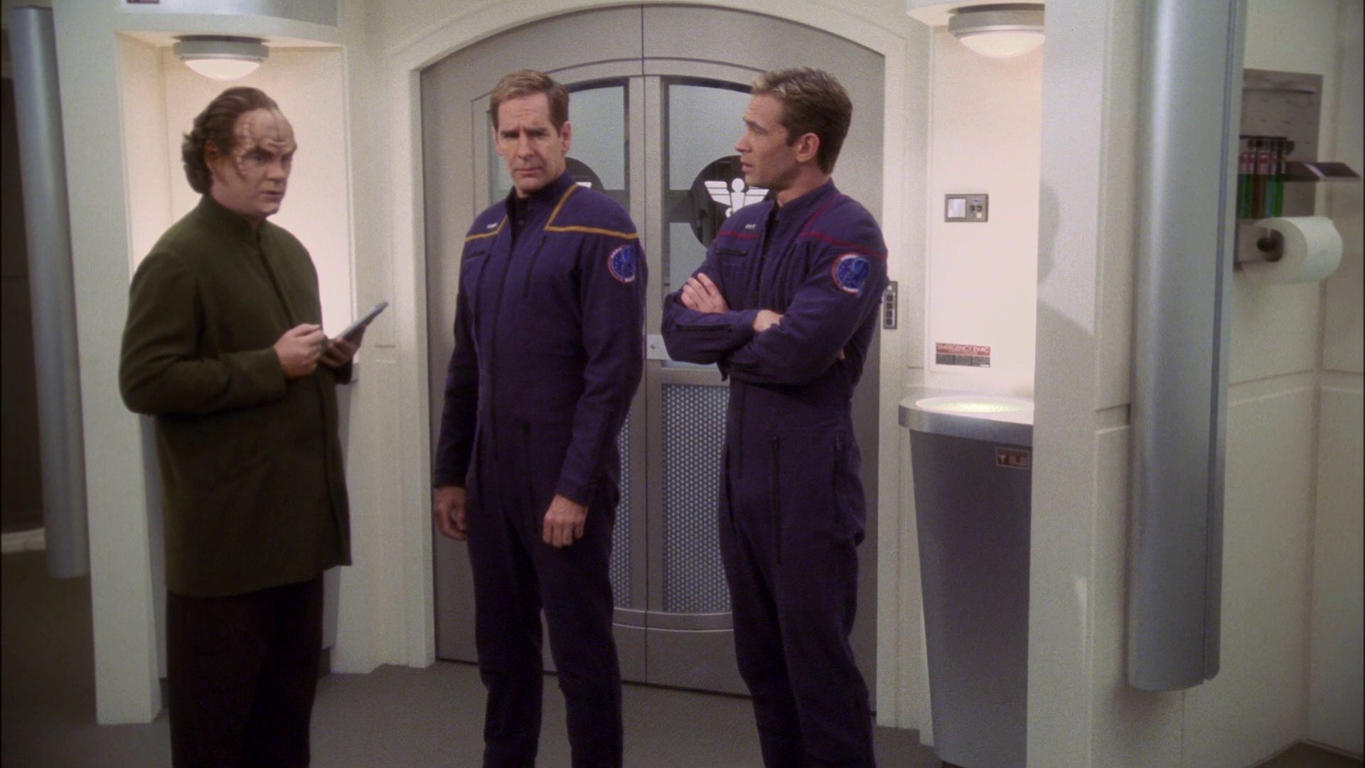 extant_StarTrek_ENT_1x14-SleepingDogs_1825.jpg