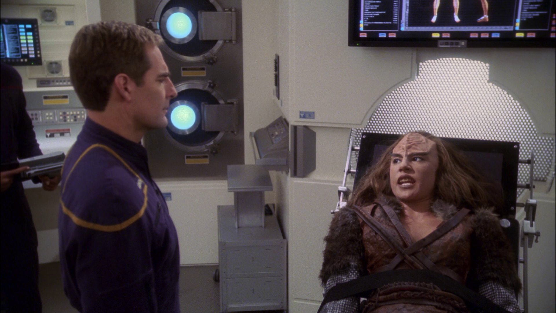extant_StarTrek_ENT_1x14-SleepingDogs_1868.jpg