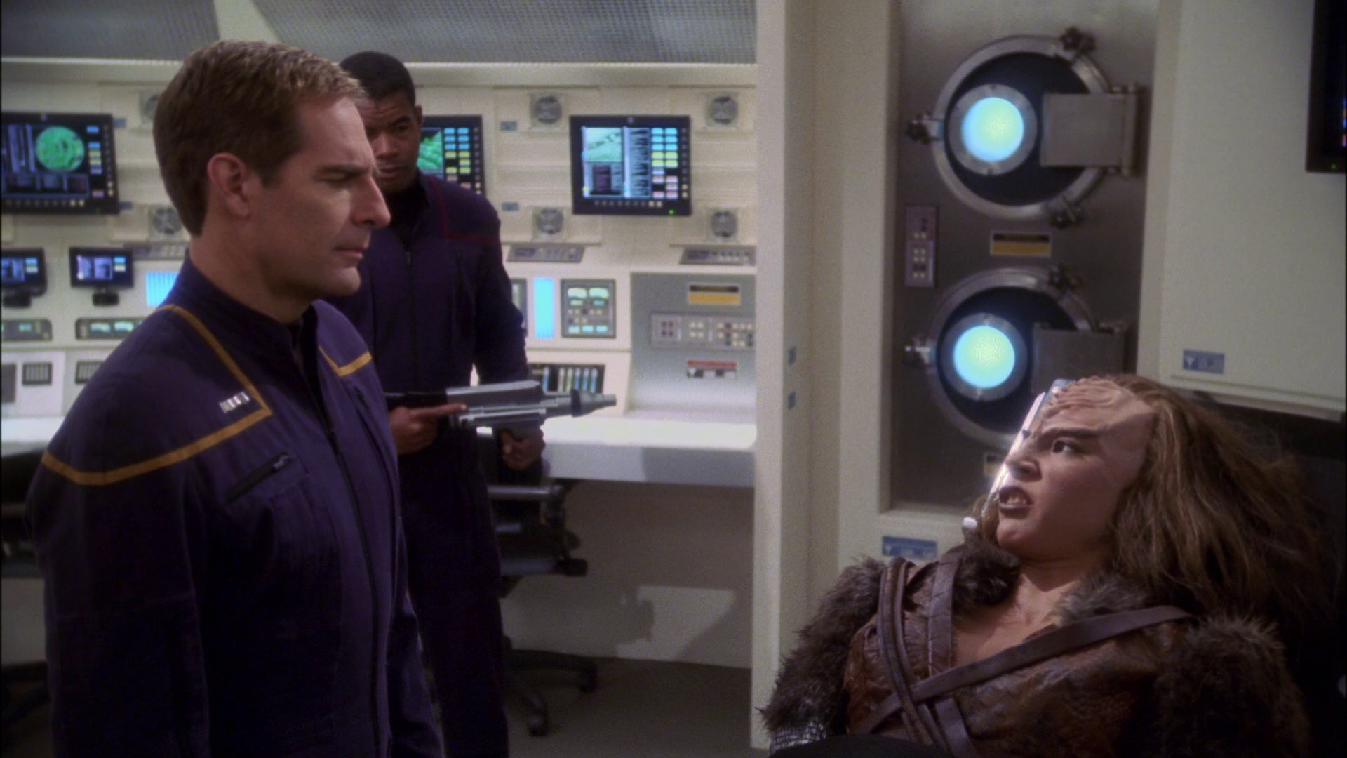 extant_StarTrek_ENT_1x14-SleepingDogs_1880.jpg