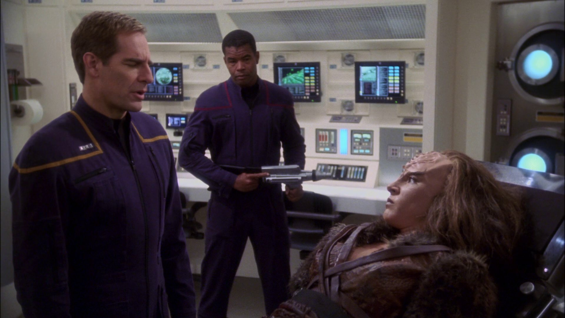 extant_StarTrek_ENT_1x14-SleepingDogs_1886.jpg