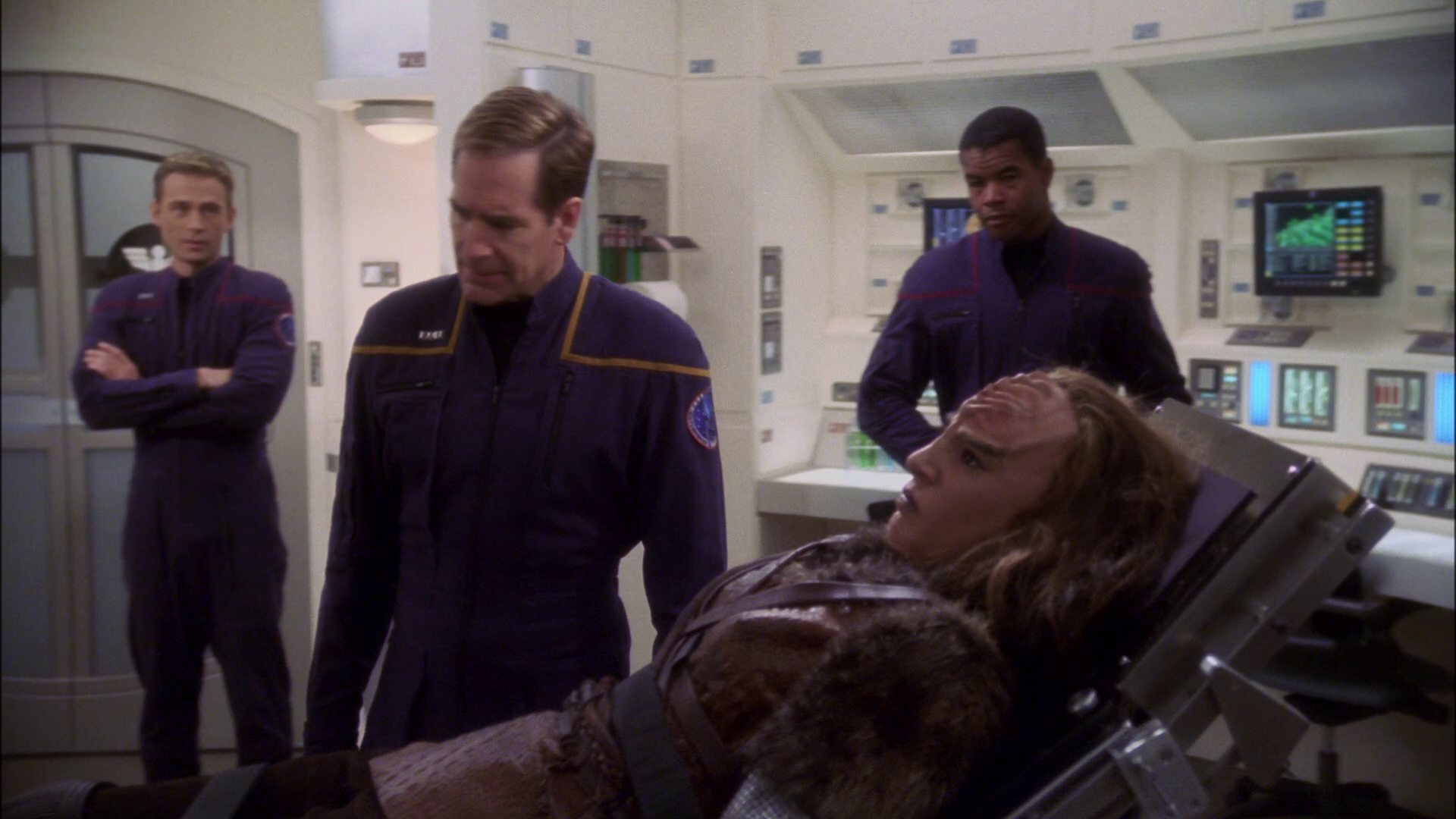 extant_StarTrek_ENT_1x14-SleepingDogs_1894.jpg