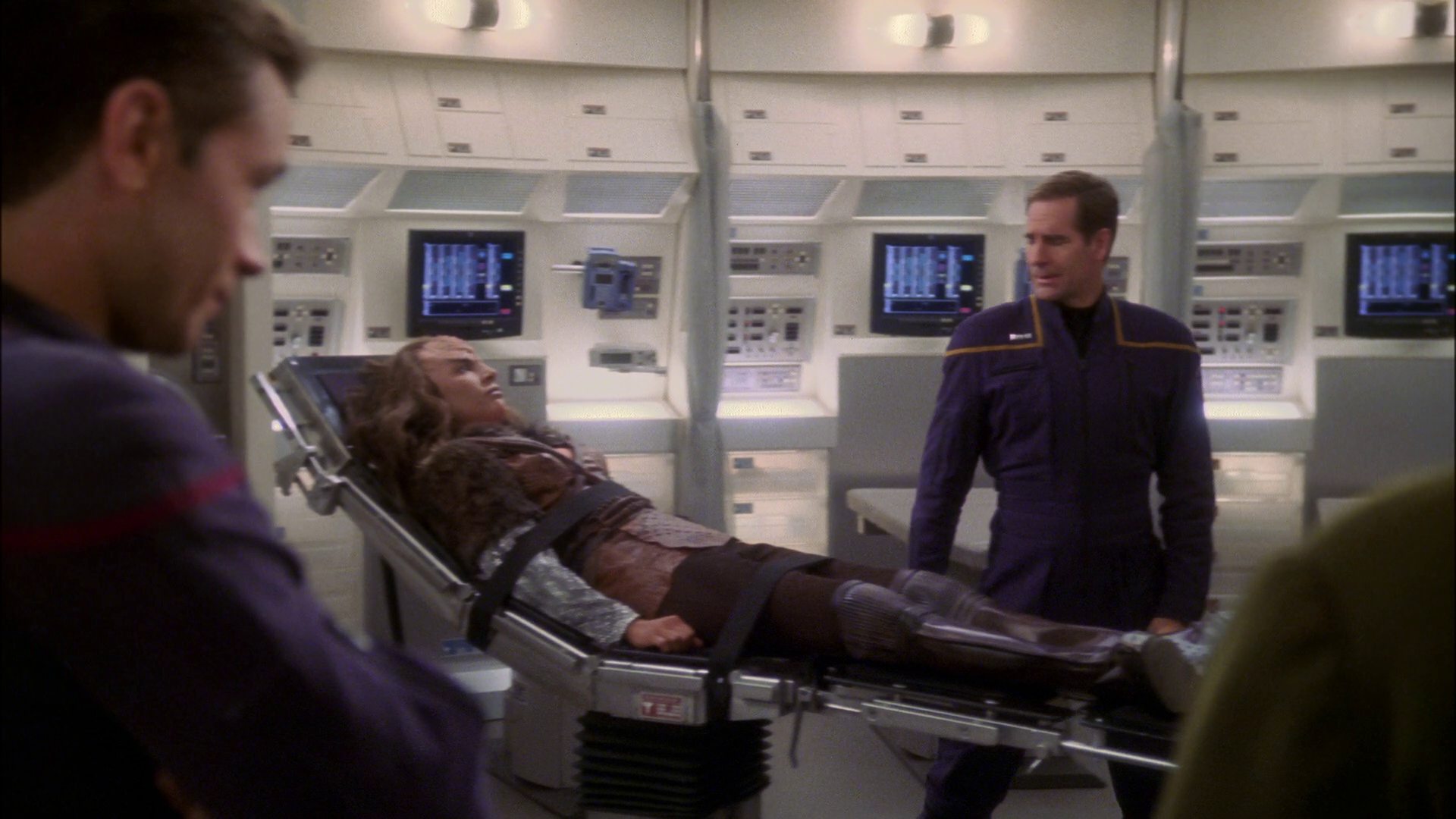 extant_StarTrek_ENT_1x14-SleepingDogs_1952.jpg