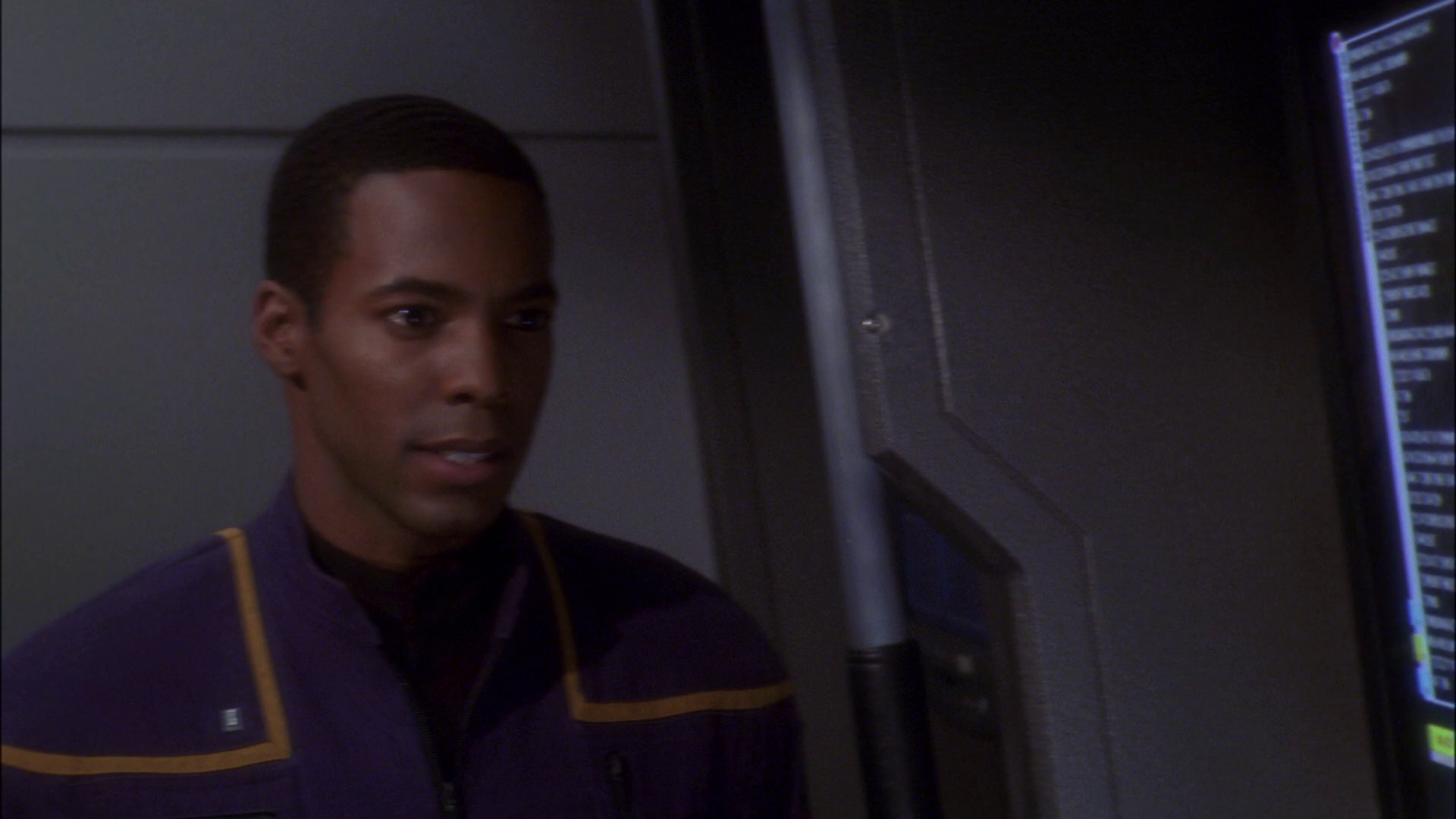 extant_StarTrek_ENT_1x14-SleepingDogs_1974.jpg