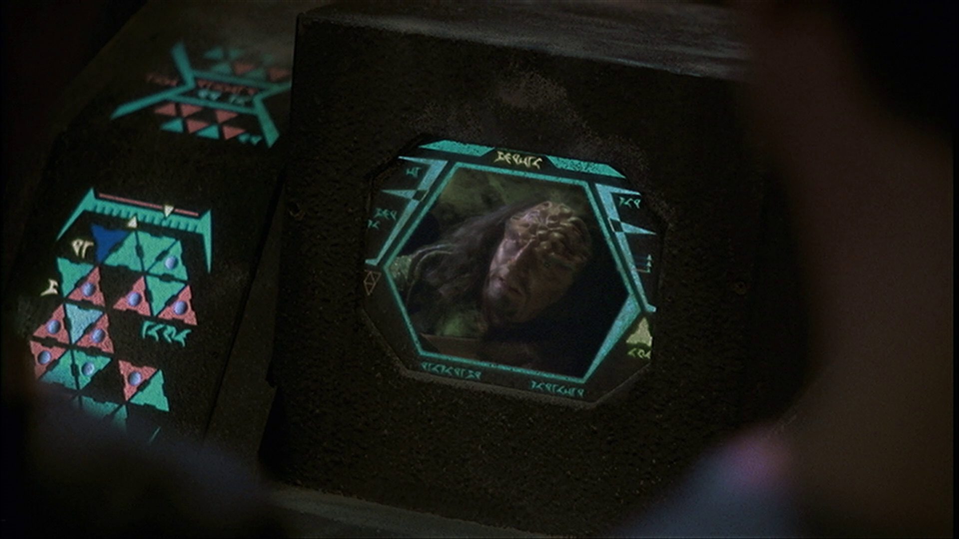 extant_StarTrek_ENT_1x14-SleepingDogs_2071.jpg
