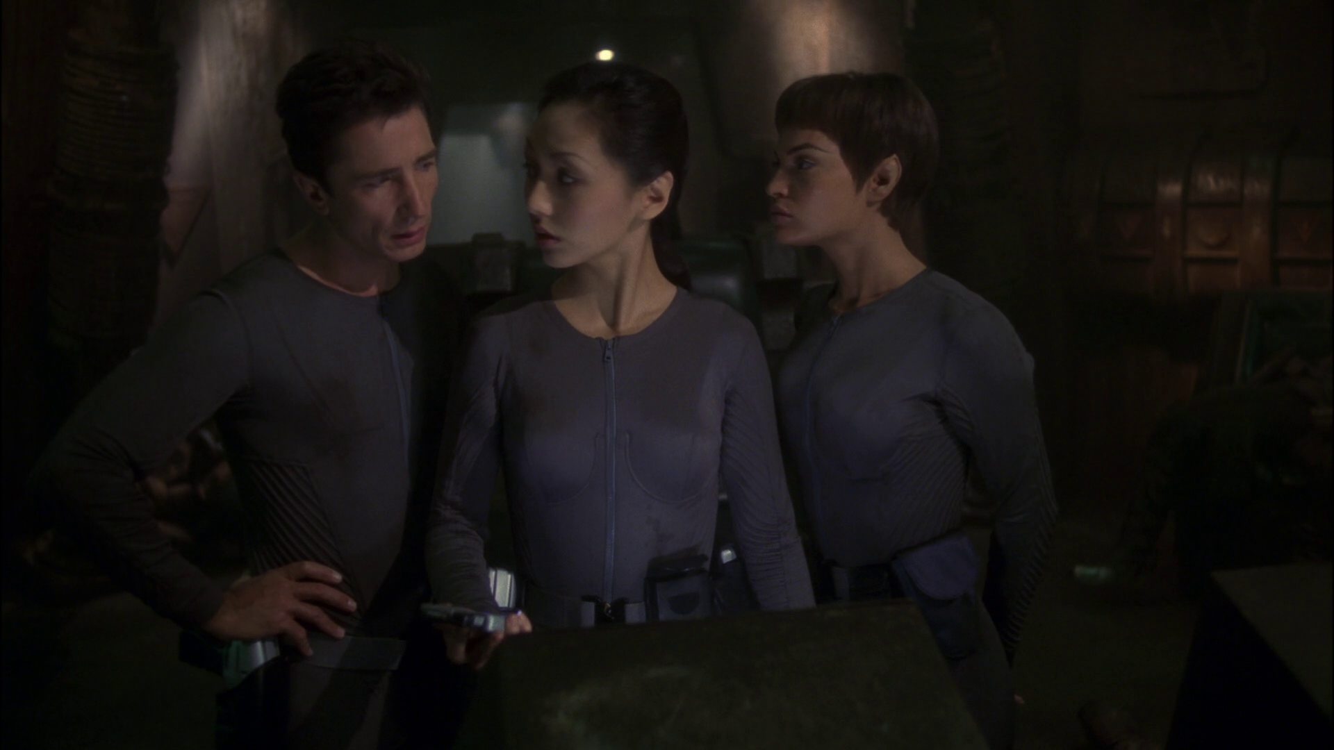 extant_StarTrek_ENT_1x14-SleepingDogs_2095.jpg