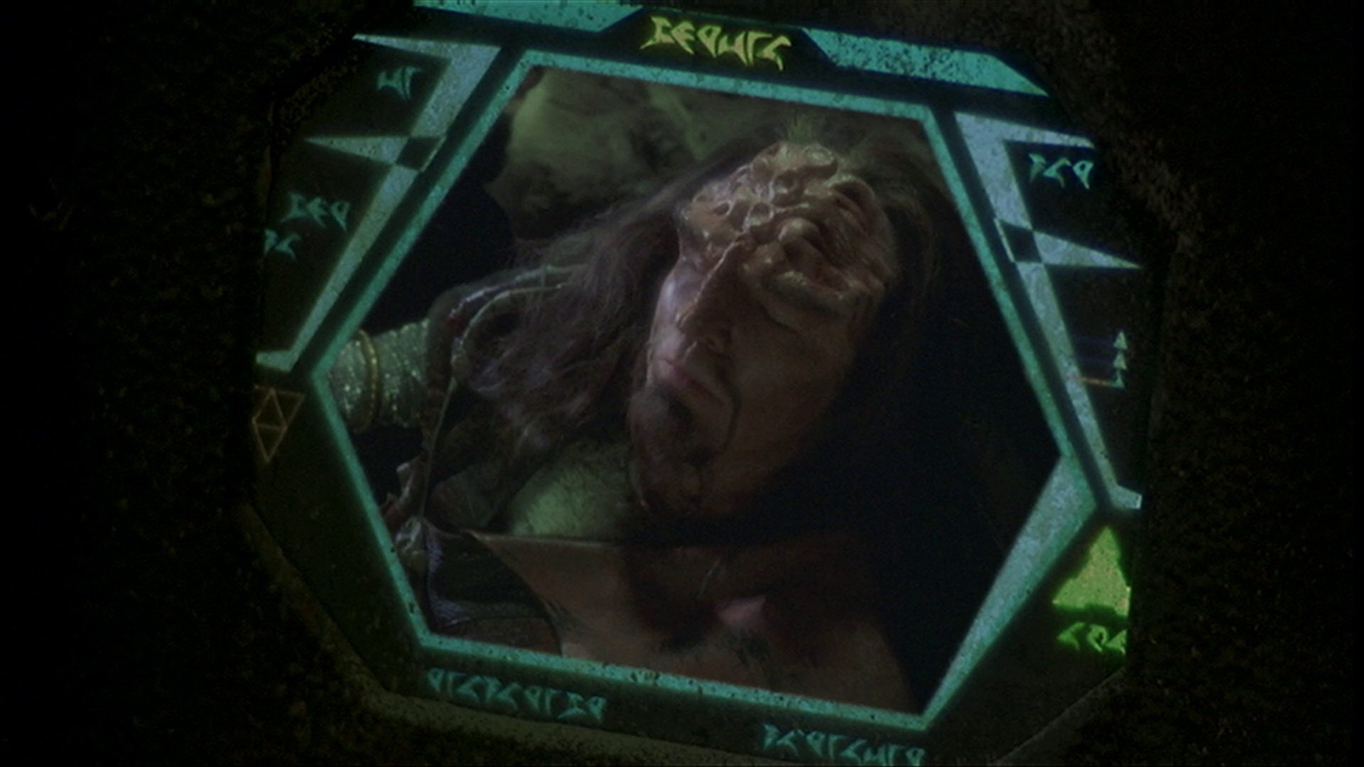 extant_StarTrek_ENT_1x14-SleepingDogs_2111.jpg