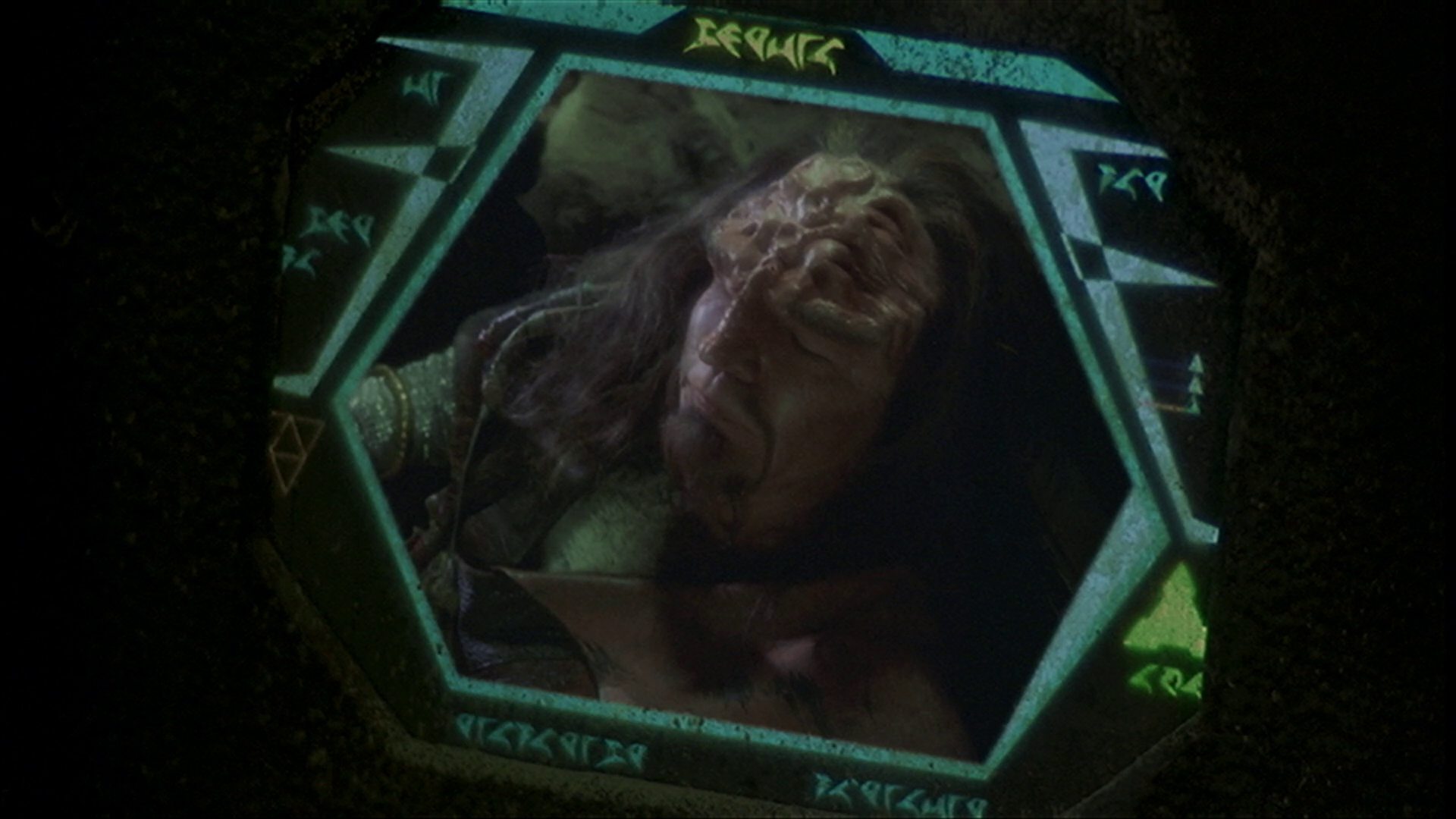 extant_StarTrek_ENT_1x14-SleepingDogs_2112.jpg