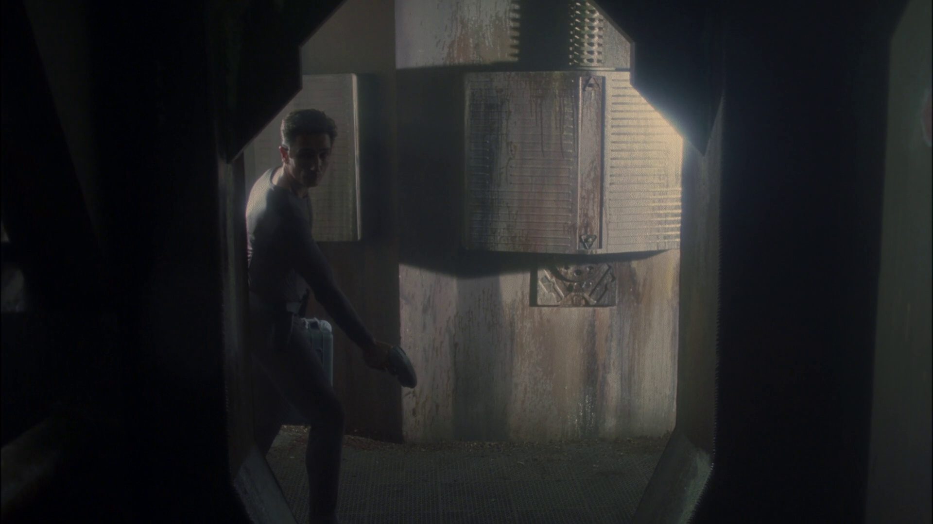 extant_StarTrek_ENT_1x14-SleepingDogs_2188.jpg