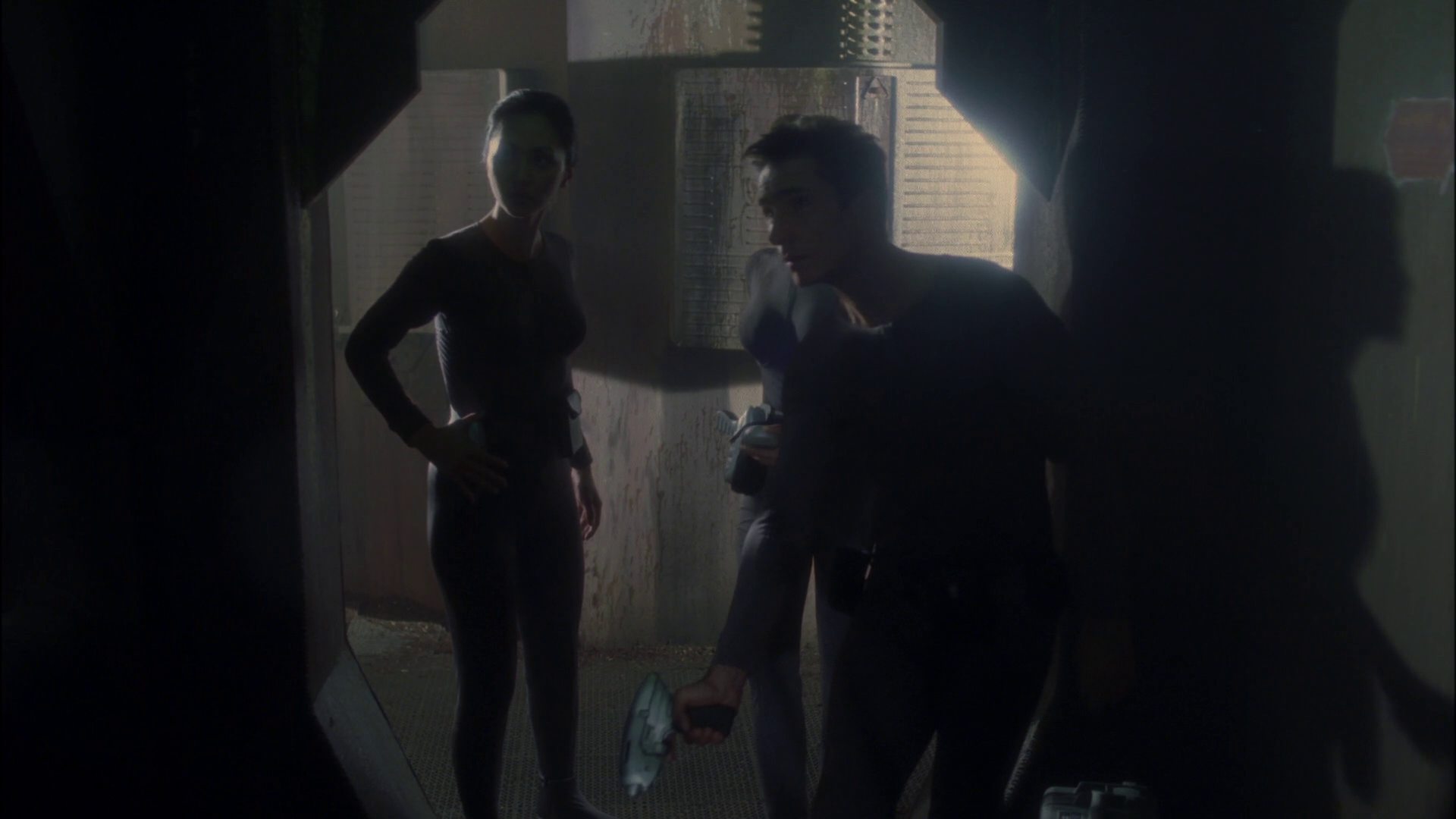 extant_StarTrek_ENT_1x14-SleepingDogs_2196.jpg