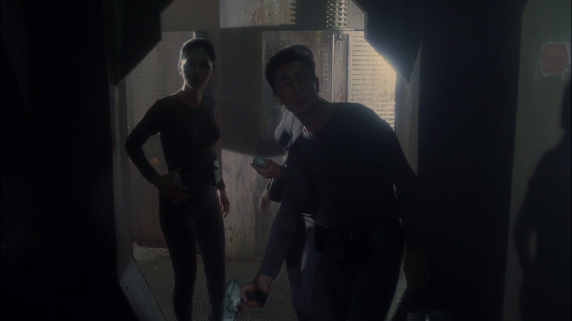 extant_StarTrek_ENT_1x14-SleepingDogs_2197.jpg