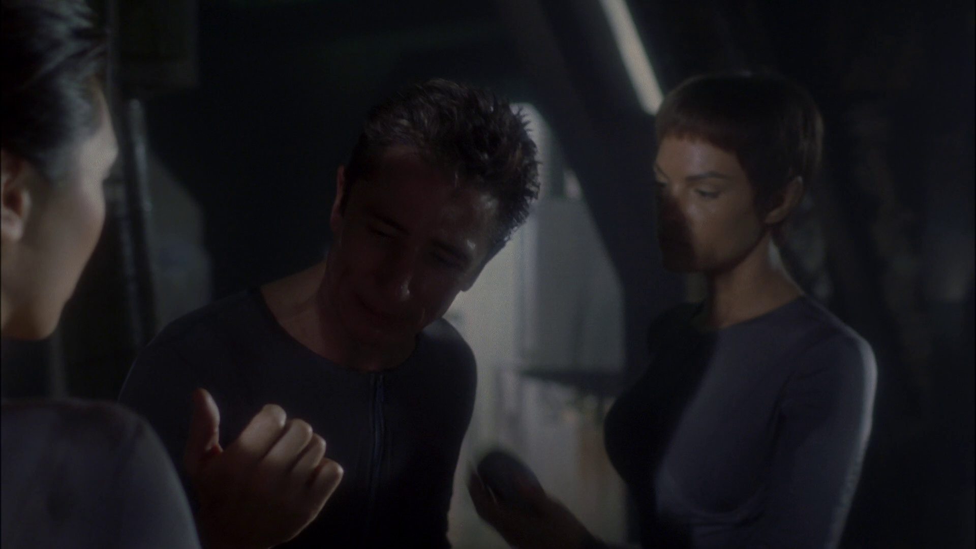 extant_StarTrek_ENT_1x14-SleepingDogs_2359.jpg