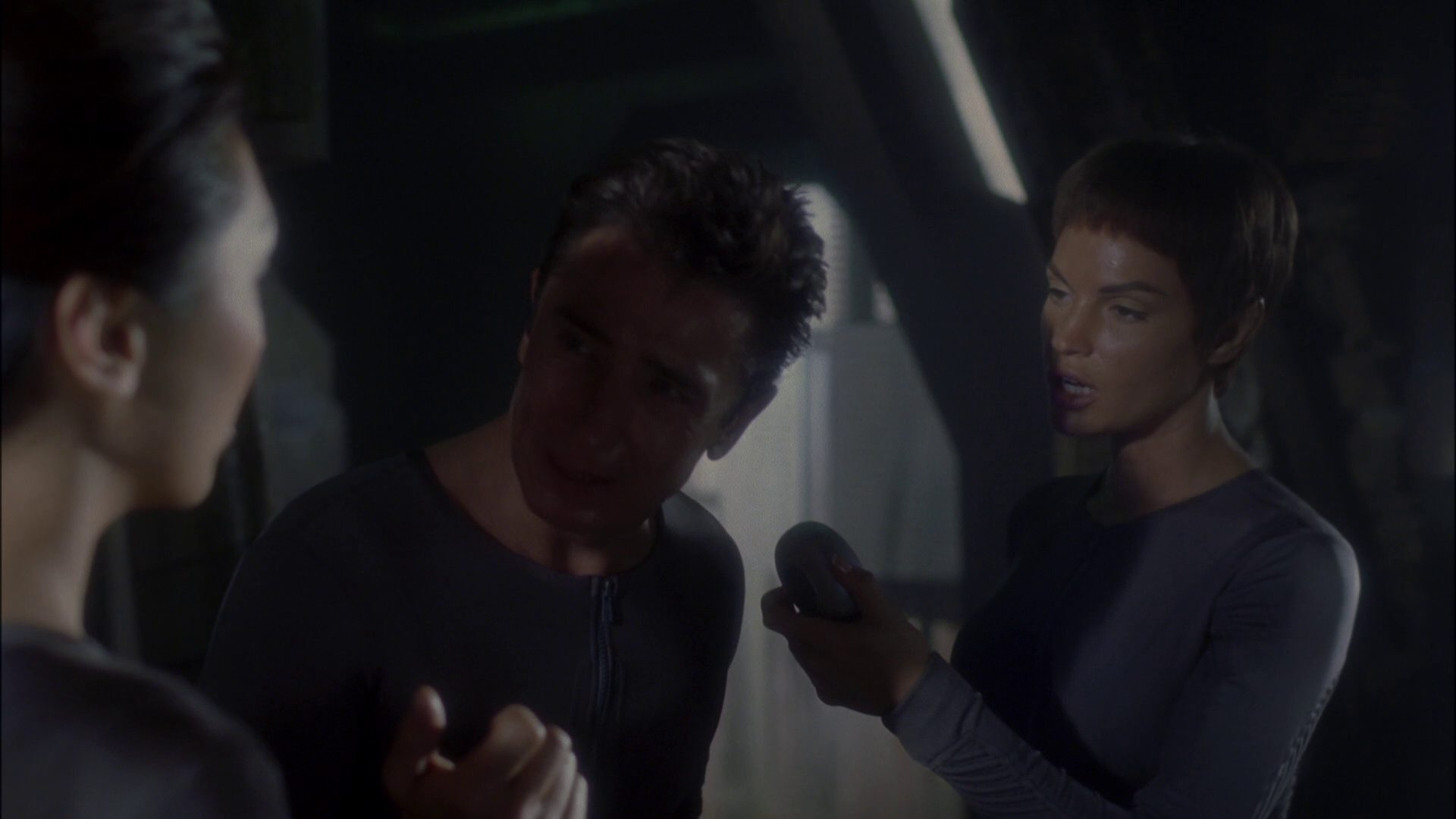 extant_StarTrek_ENT_1x14-SleepingDogs_2363.jpg