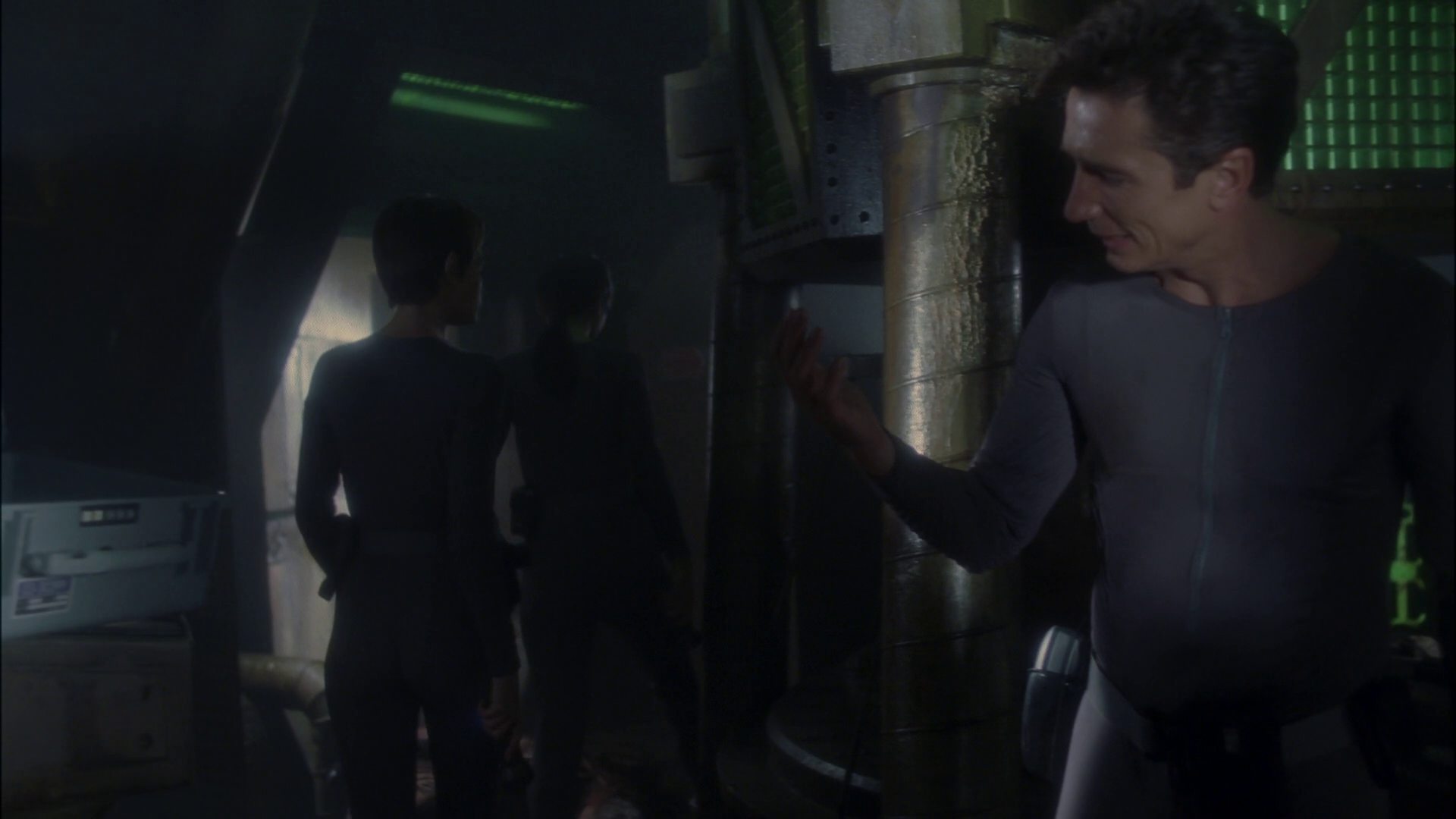 extant_StarTrek_ENT_1x14-SleepingDogs_2382.jpg