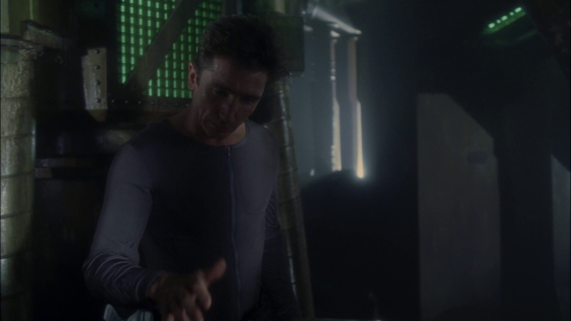 extant_StarTrek_ENT_1x14-SleepingDogs_2387.jpg