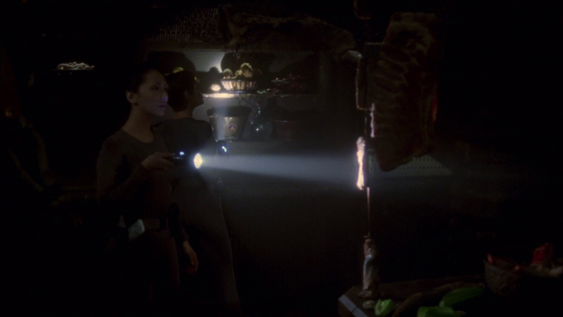 extant_StarTrek_ENT_1x14-SleepingDogs_2433.jpg