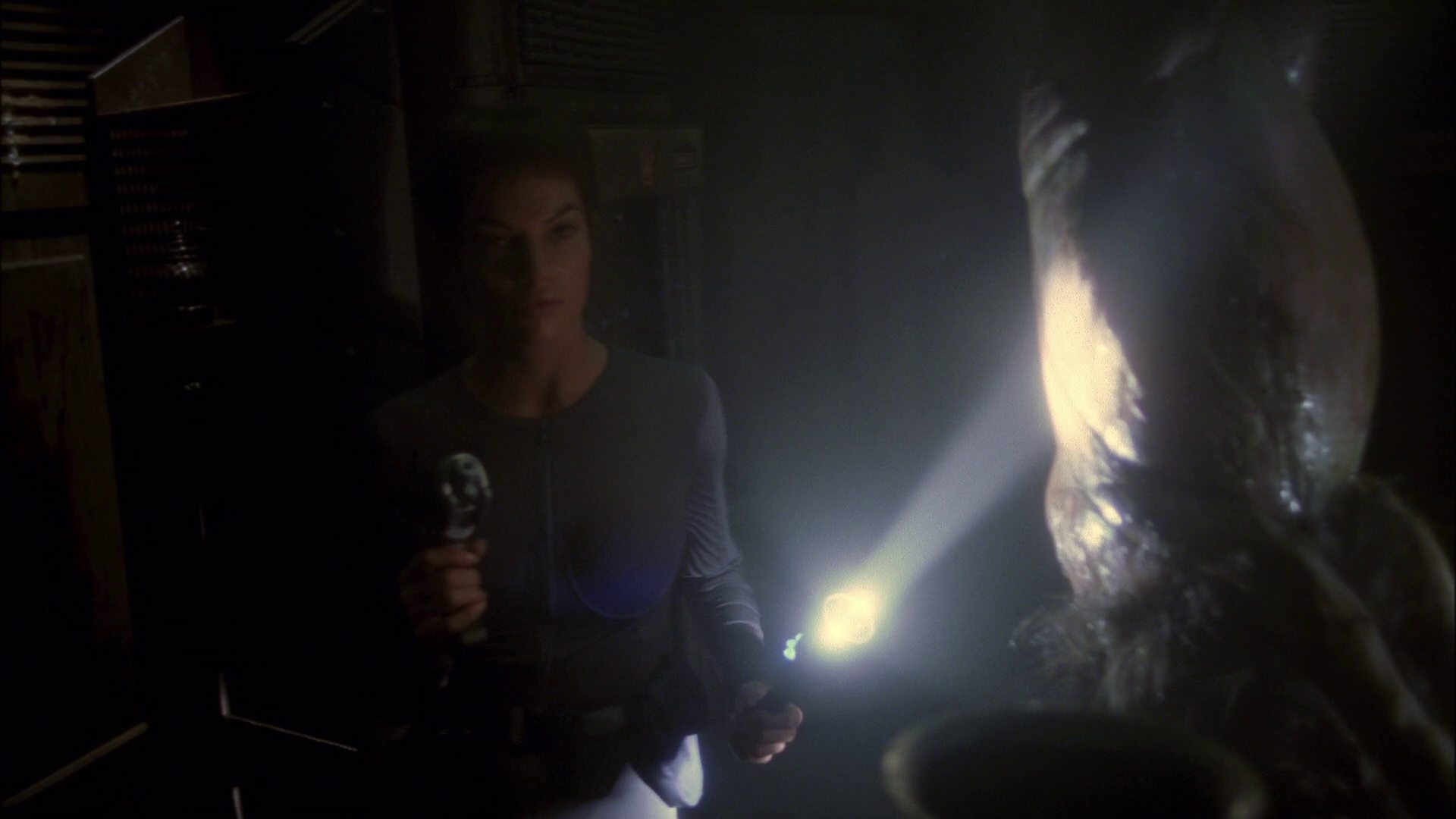 extant_StarTrek_ENT_1x14-SleepingDogs_2474.jpg