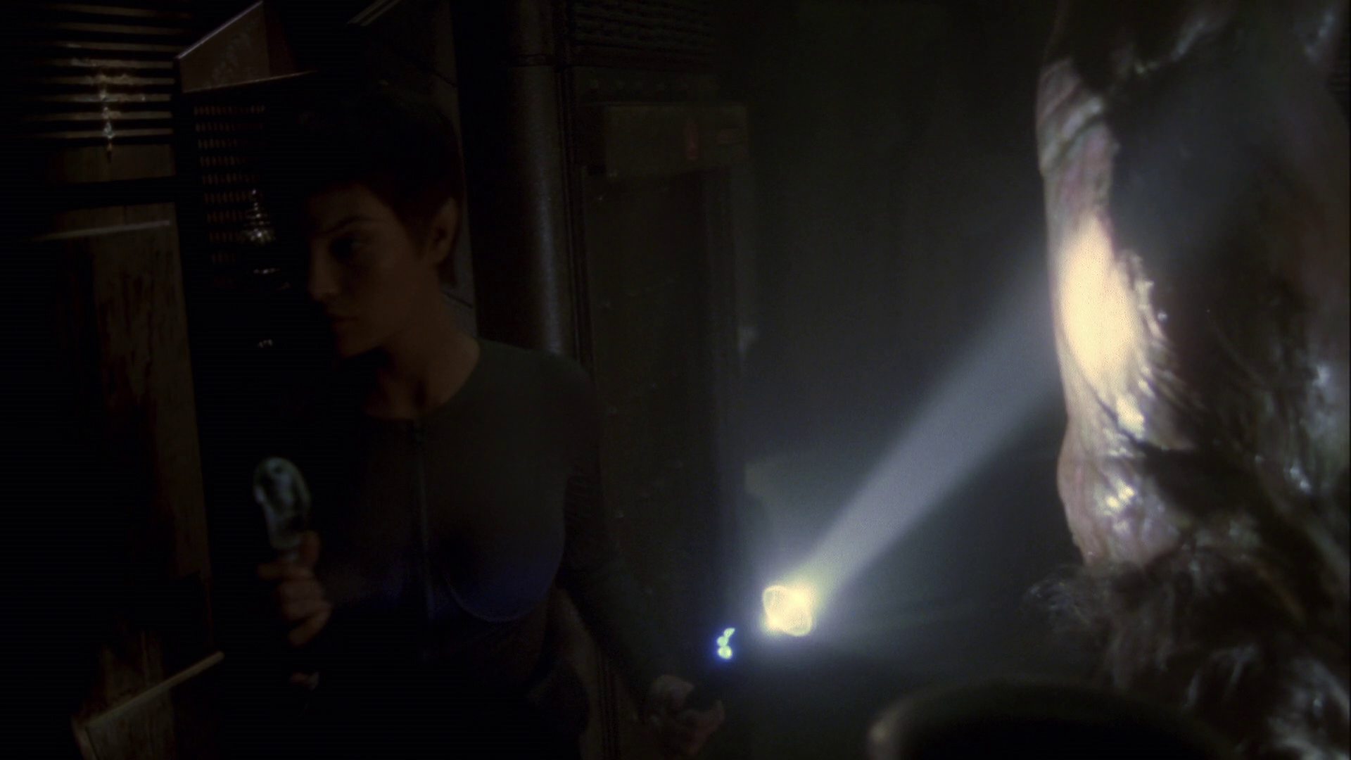 extant_StarTrek_ENT_1x14-SleepingDogs_2475.jpg