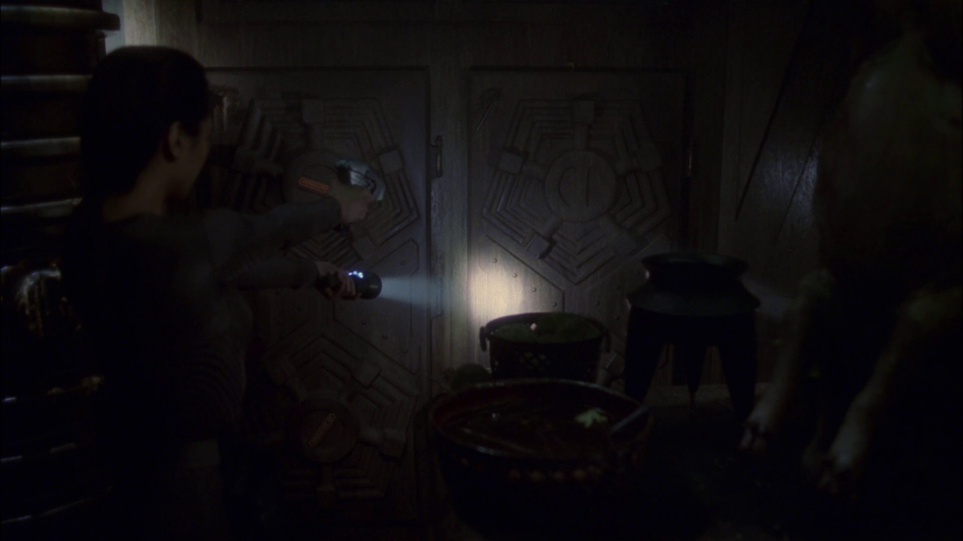 extant_StarTrek_ENT_1x14-SleepingDogs_2477.jpg