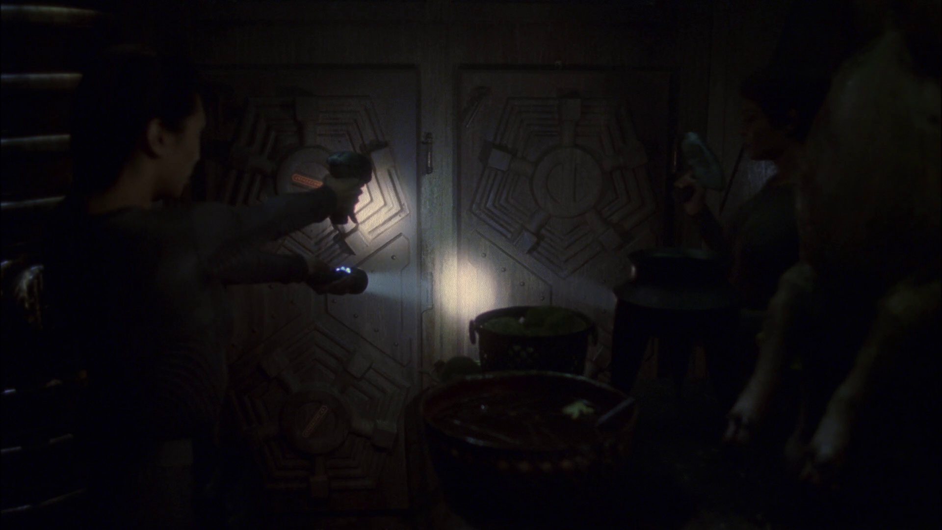 extant_StarTrek_ENT_1x14-SleepingDogs_2479.jpg