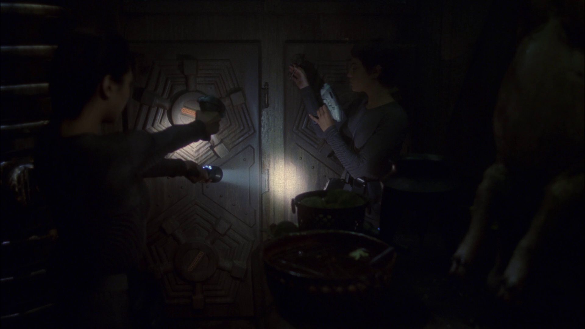 extant_StarTrek_ENT_1x14-SleepingDogs_2485.jpg