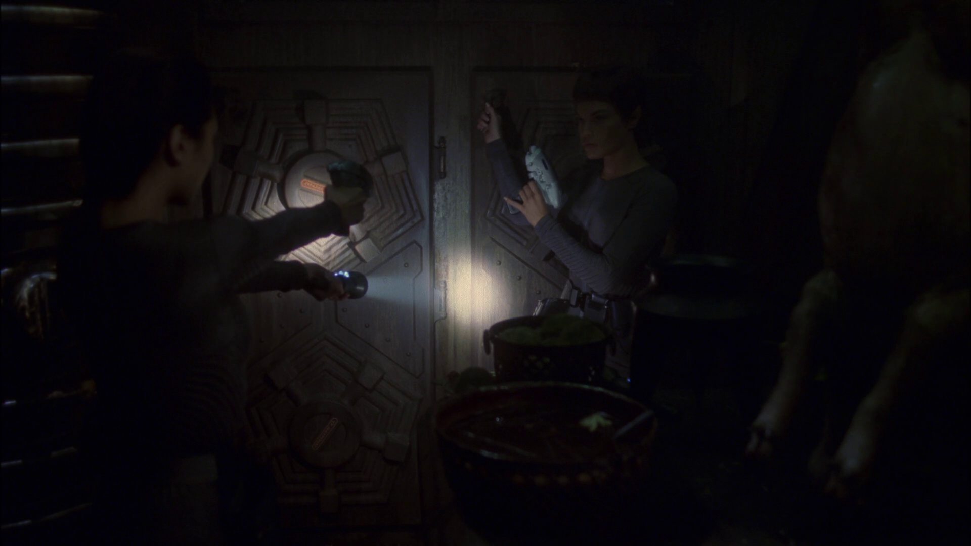 extant_StarTrek_ENT_1x14-SleepingDogs_2486.jpg