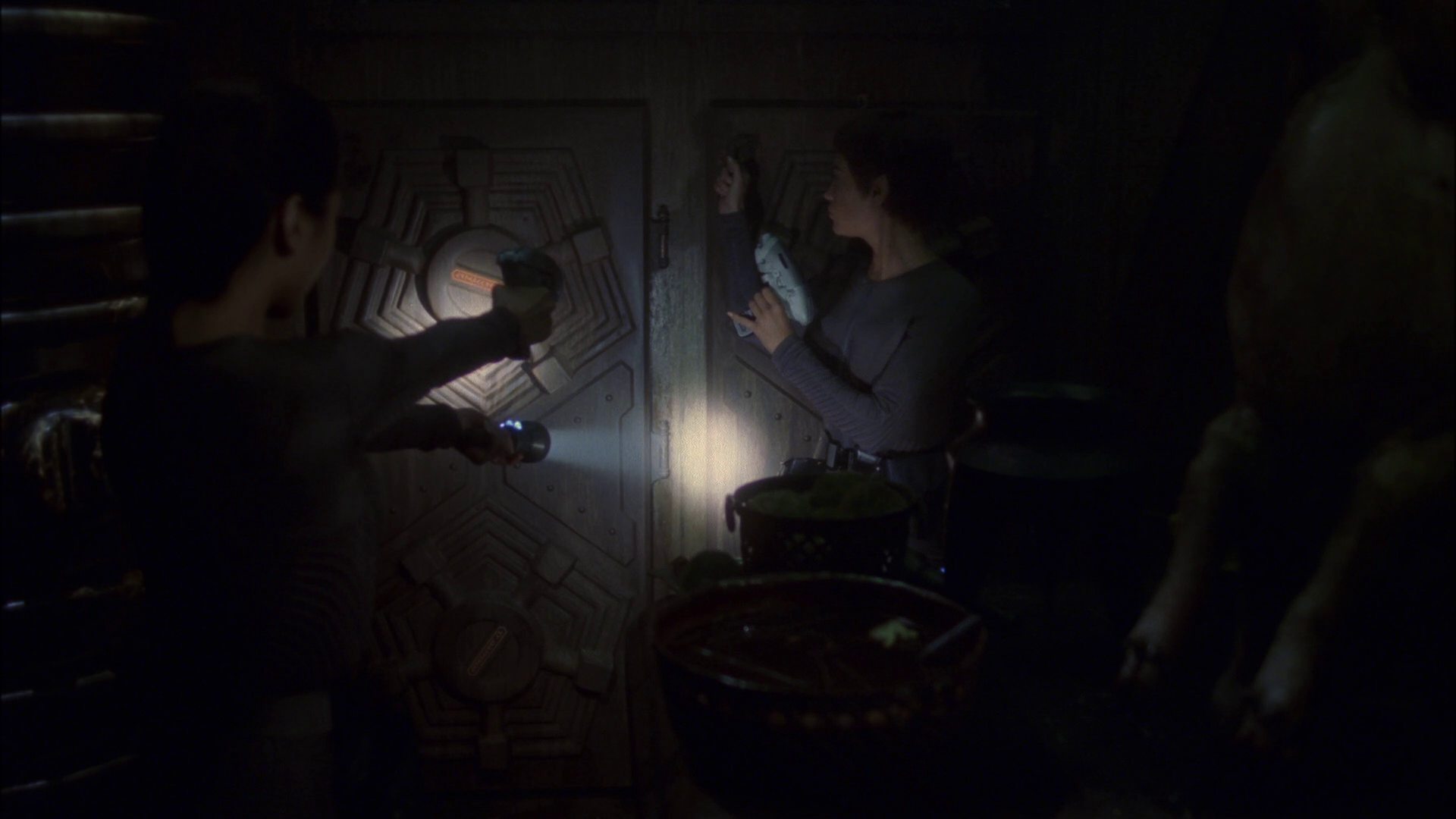 extant_StarTrek_ENT_1x14-SleepingDogs_2488.jpg