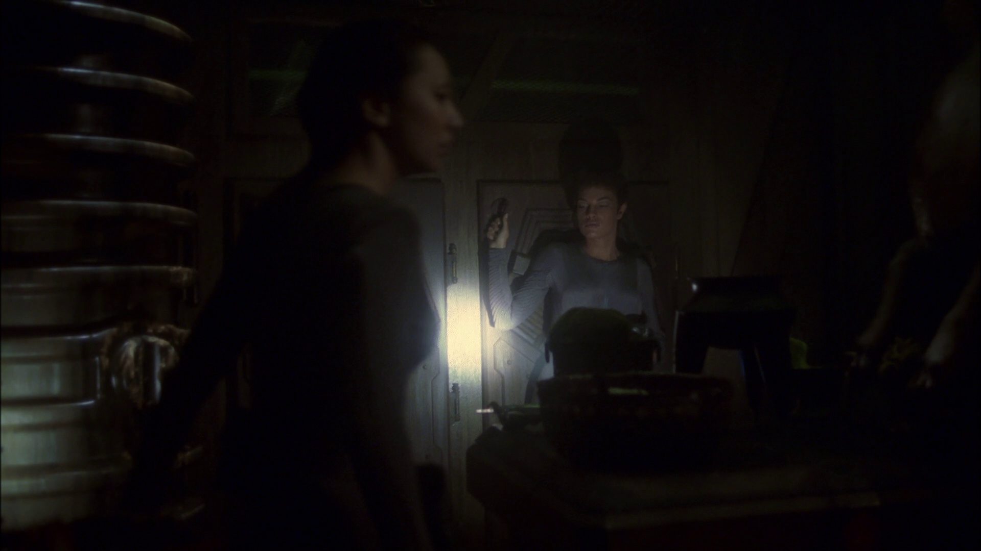 extant_StarTrek_ENT_1x14-SleepingDogs_2498.jpg
