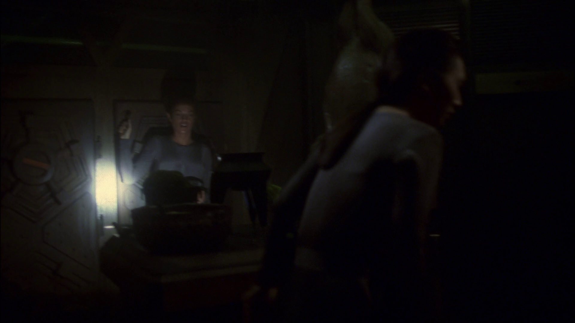 extant_StarTrek_ENT_1x14-SleepingDogs_2500.jpg