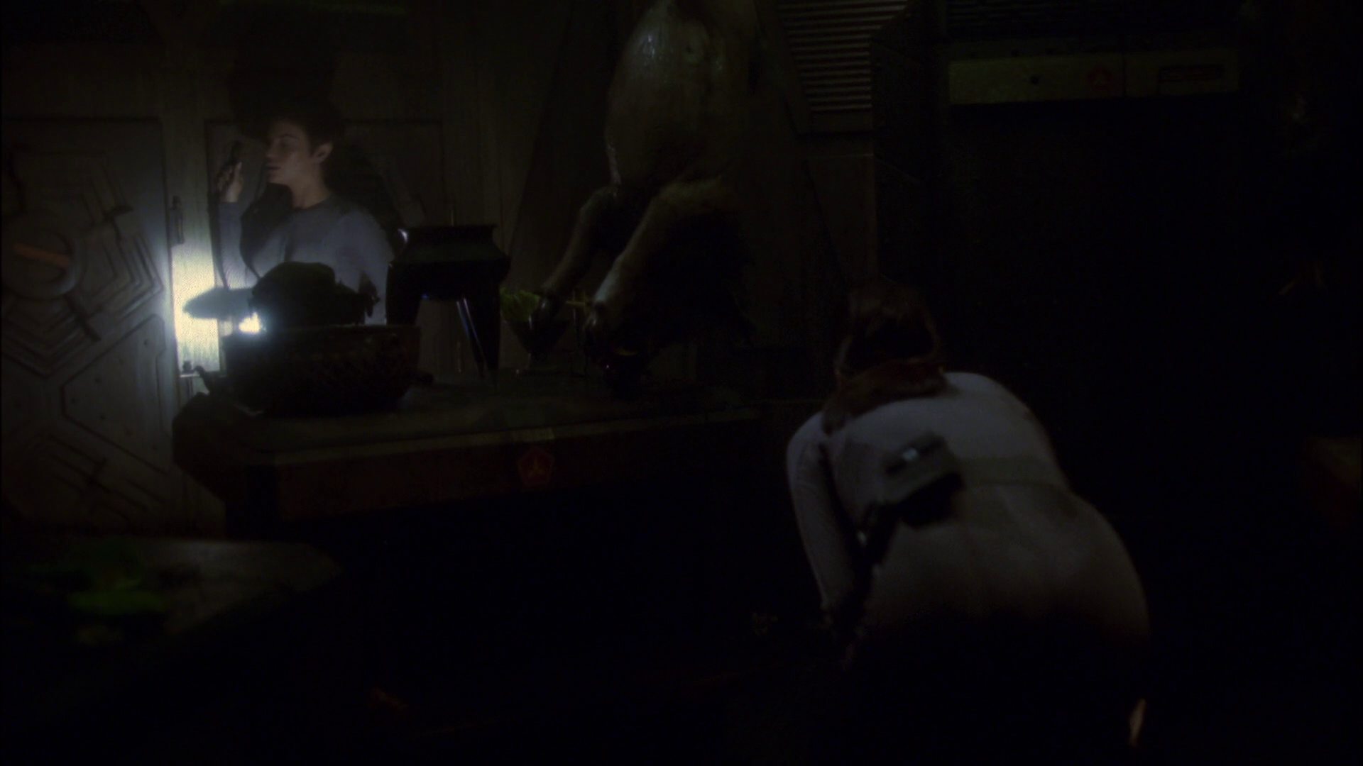 extant_StarTrek_ENT_1x14-SleepingDogs_2502.jpg