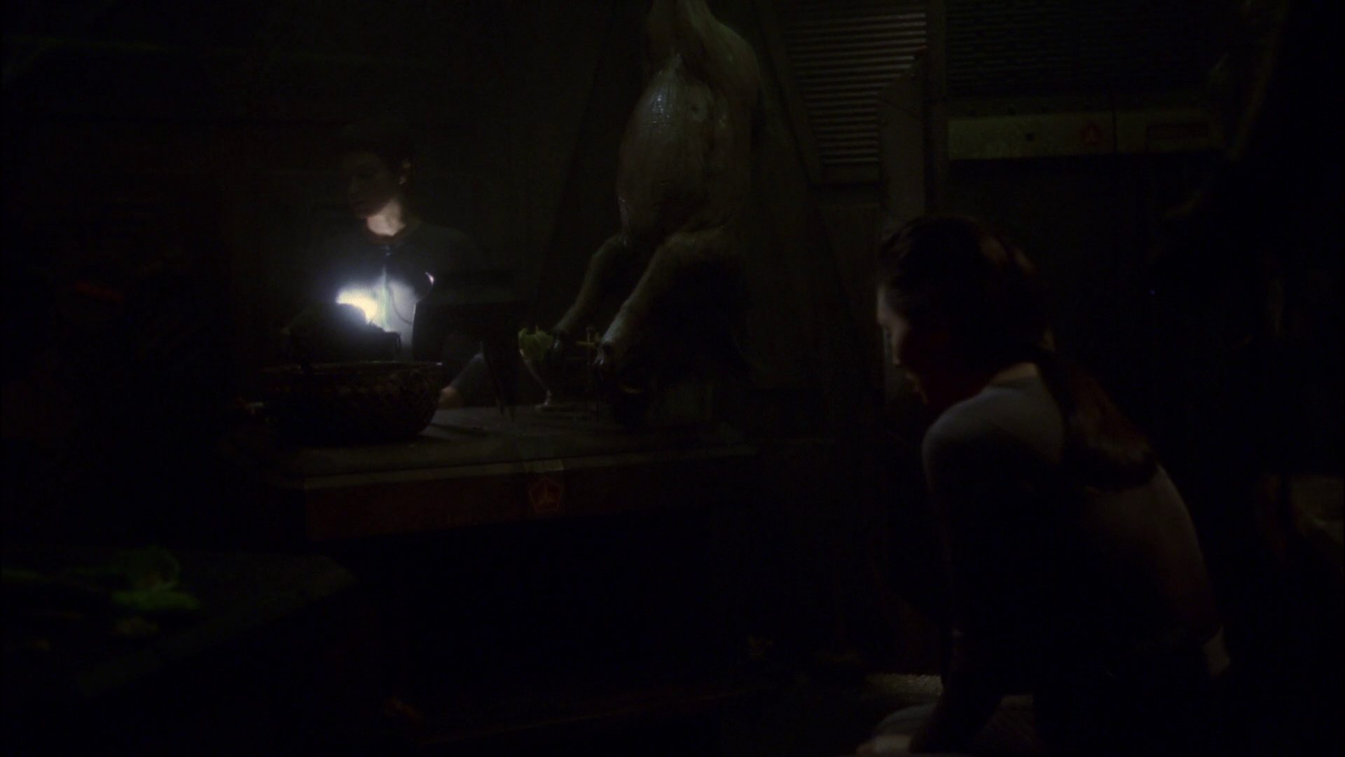 extant_StarTrek_ENT_1x14-SleepingDogs_2506.jpg