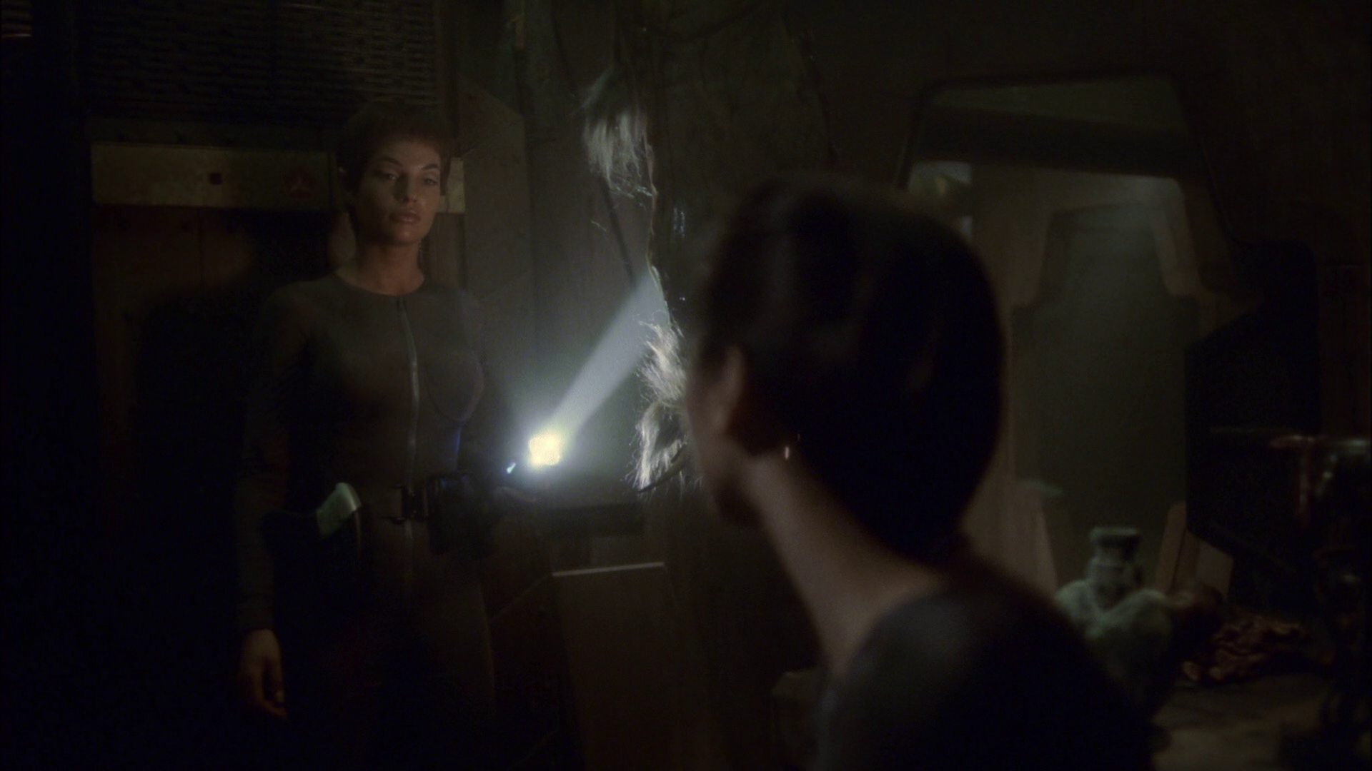 extant_StarTrek_ENT_1x14-SleepingDogs_2543.jpg