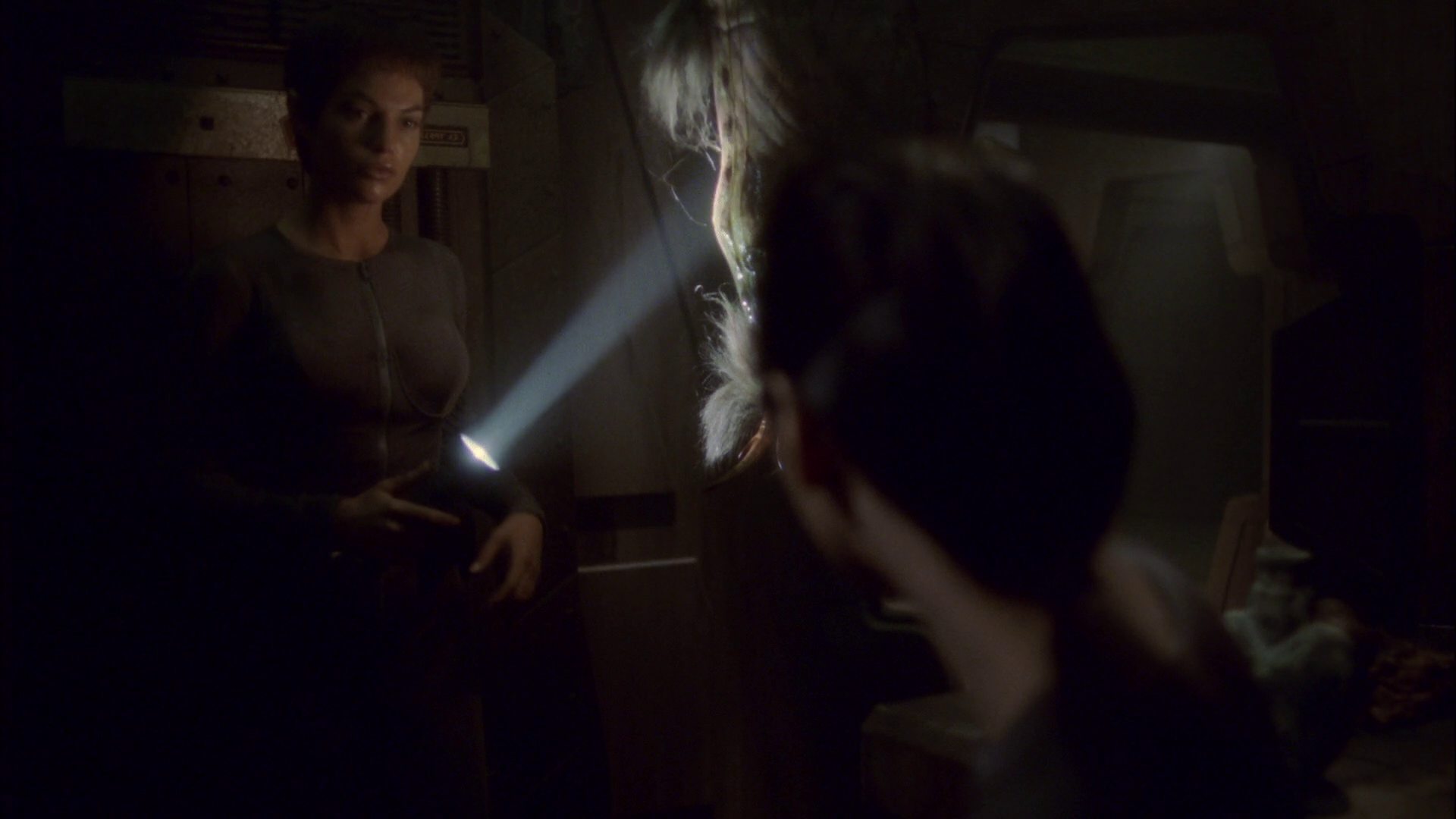 extant_StarTrek_ENT_1x14-SleepingDogs_2571.jpg