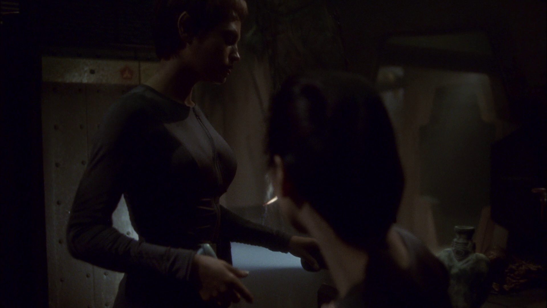 extant_StarTrek_ENT_1x14-SleepingDogs_2573.jpg