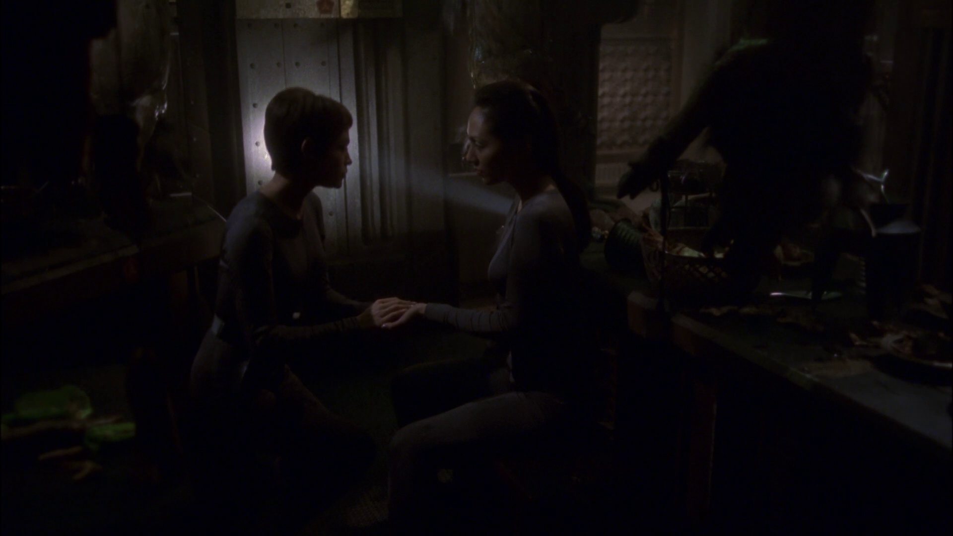 extant_StarTrek_ENT_1x14-SleepingDogs_2686.jpg