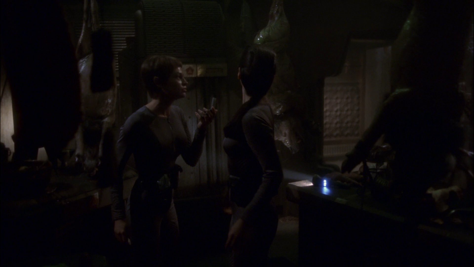 extant_StarTrek_ENT_1x14-SleepingDogs_2694.jpg