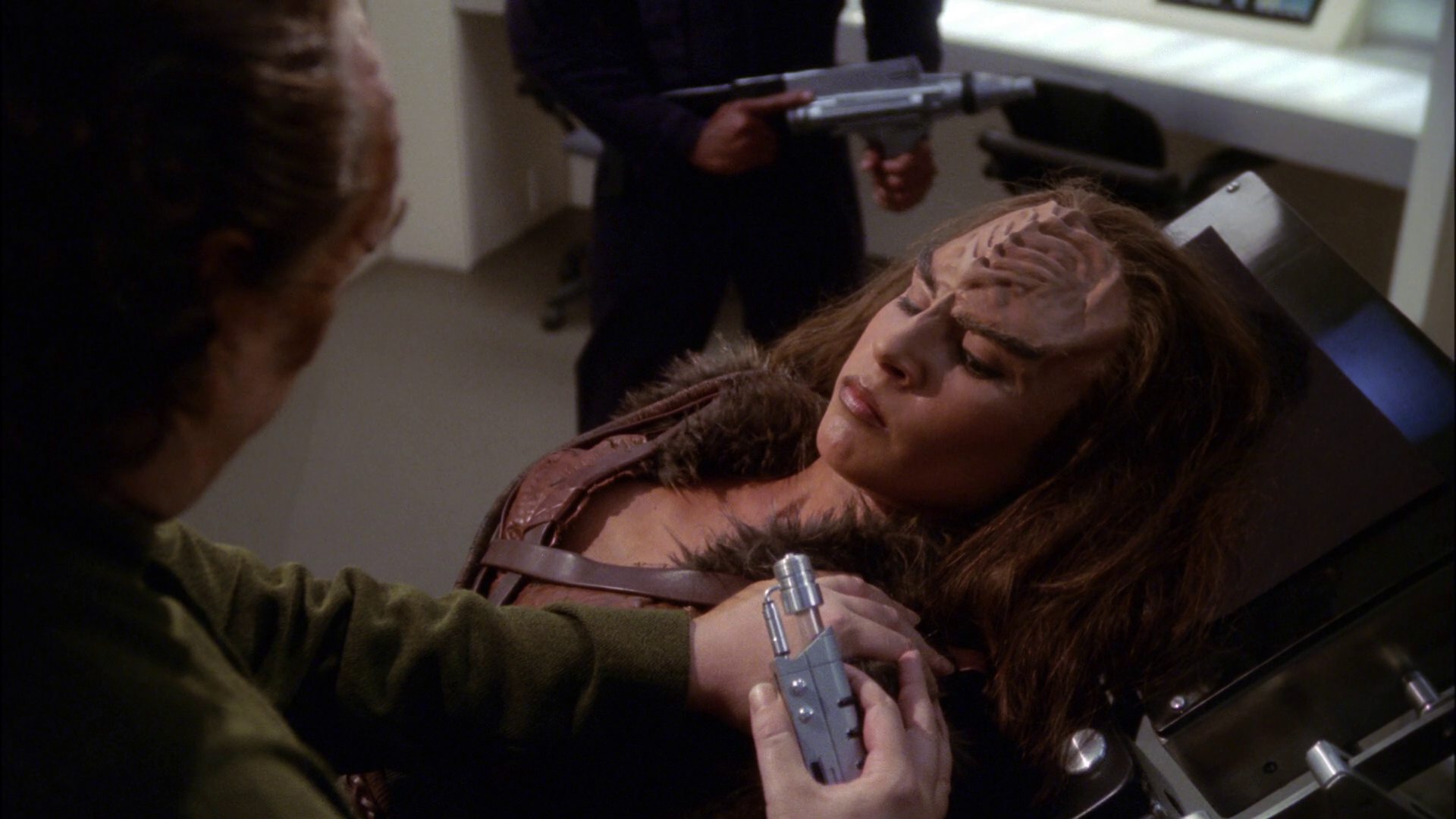 extant_StarTrek_ENT_1x14-SleepingDogs_2838.jpg