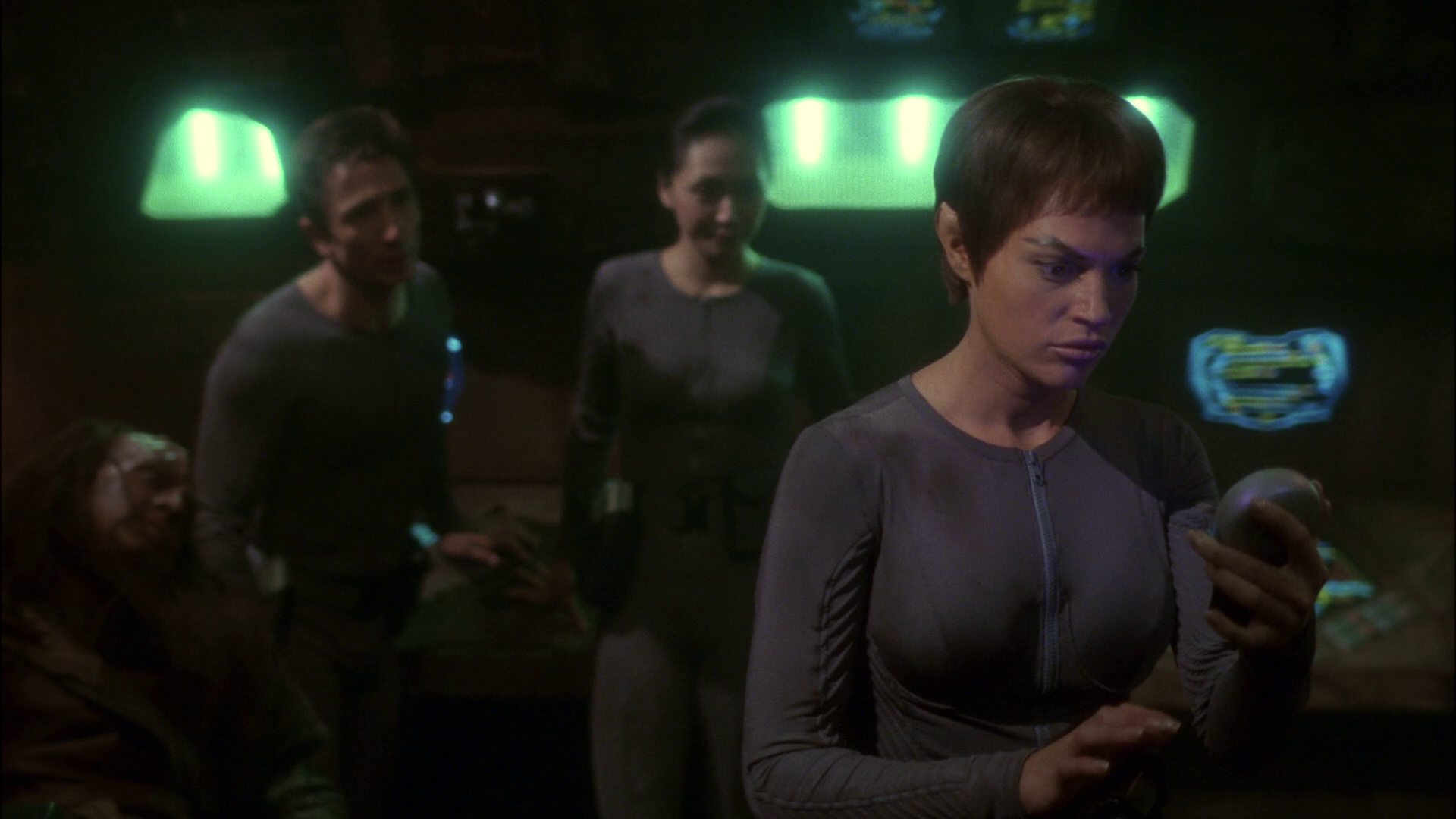 extant_StarTrek_ENT_1x14-SleepingDogs_3031.jpg