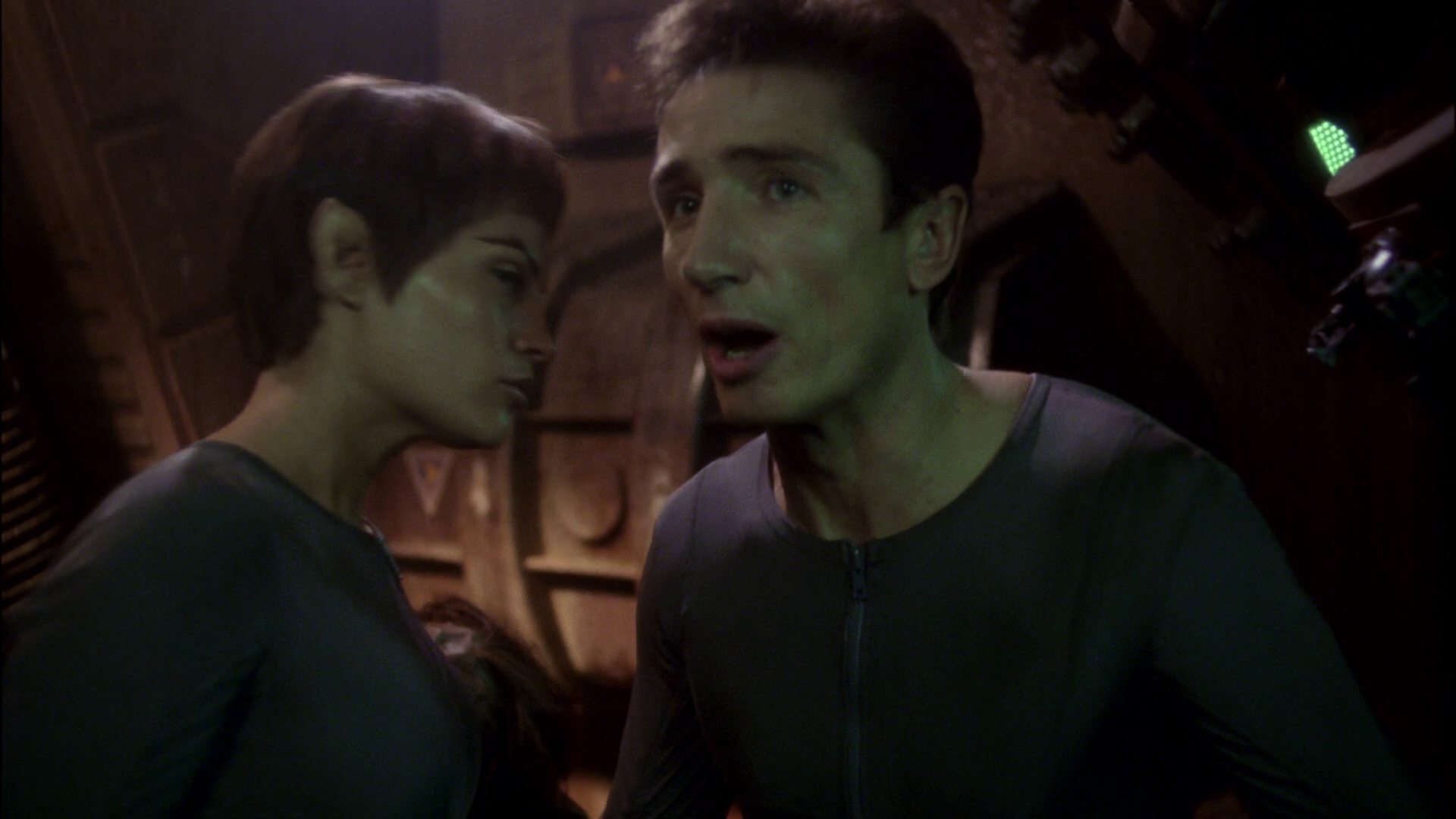 extant_StarTrek_ENT_1x14-SleepingDogs_3135.jpg