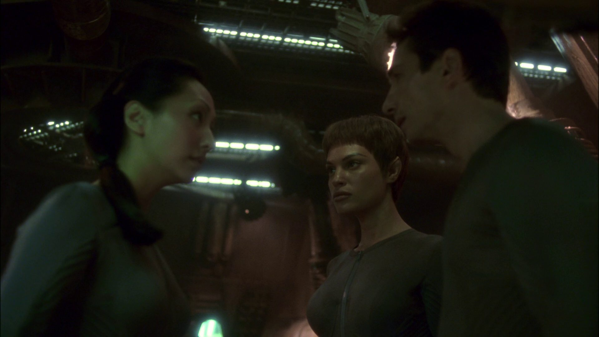 extant_StarTrek_ENT_1x14-SleepingDogs_3174.jpg