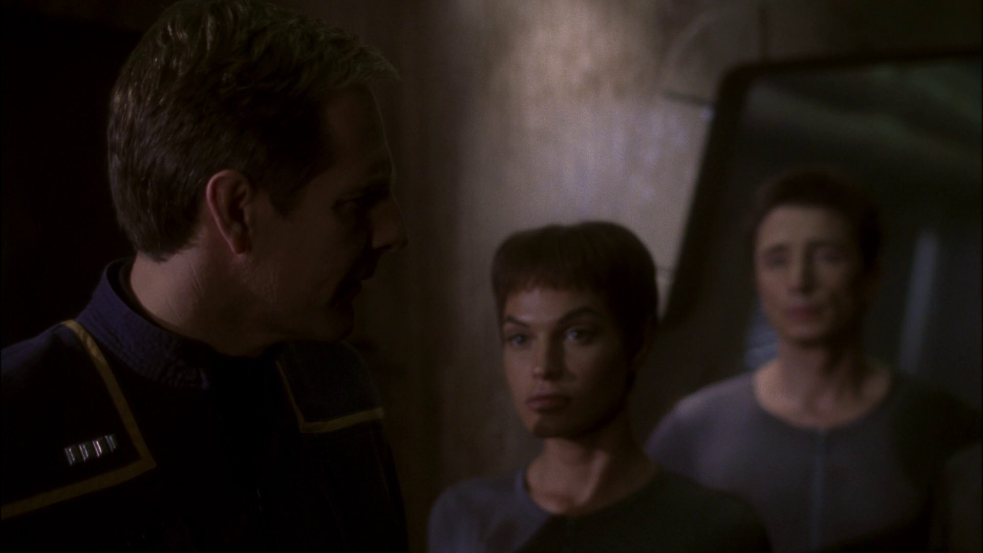 extant_StarTrek_ENT_1x14-SleepingDogs_3313.jpg