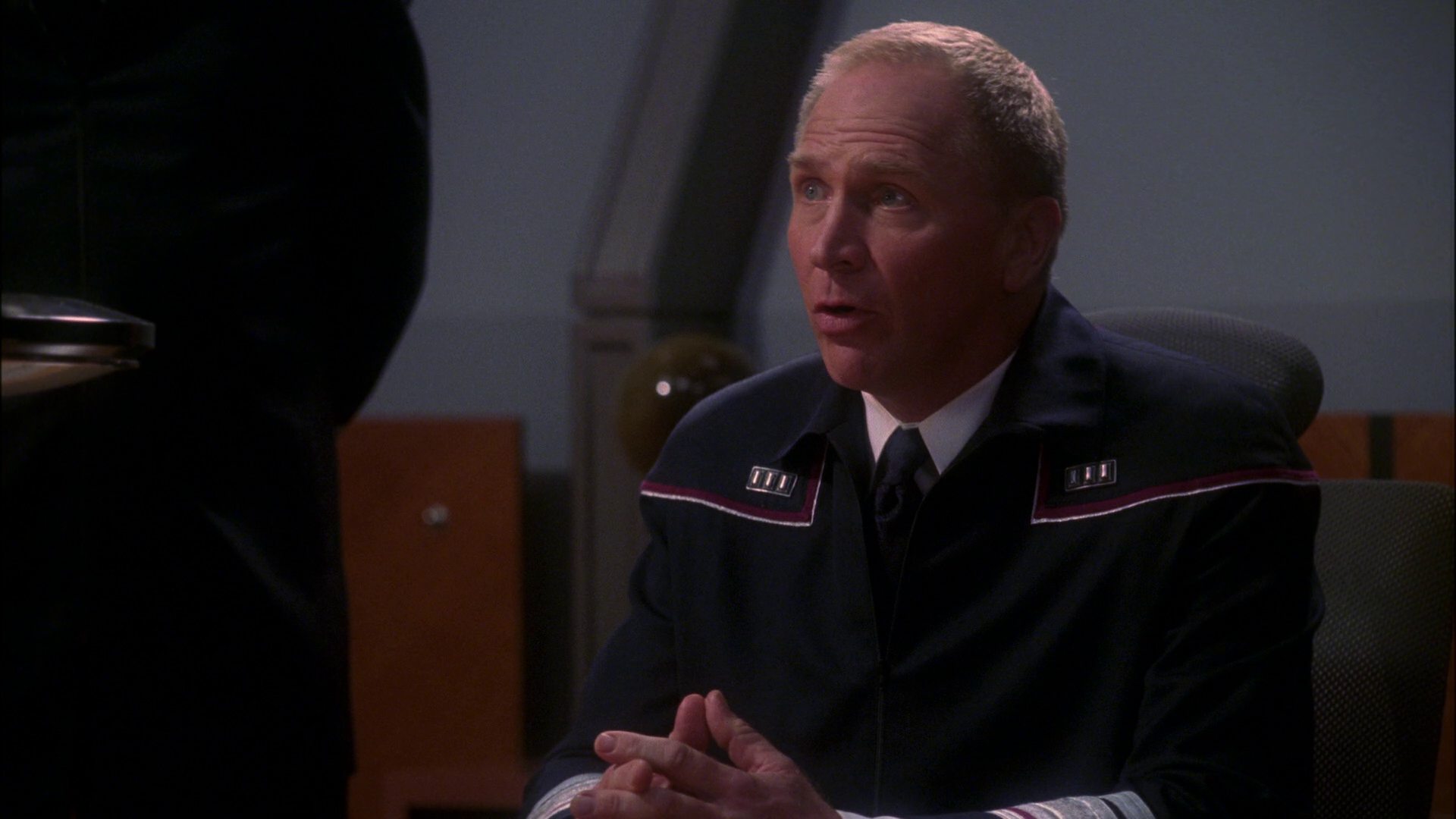 extant_StarTrek_ENT_1x15-ShadowsOfPJem_0071.jpg