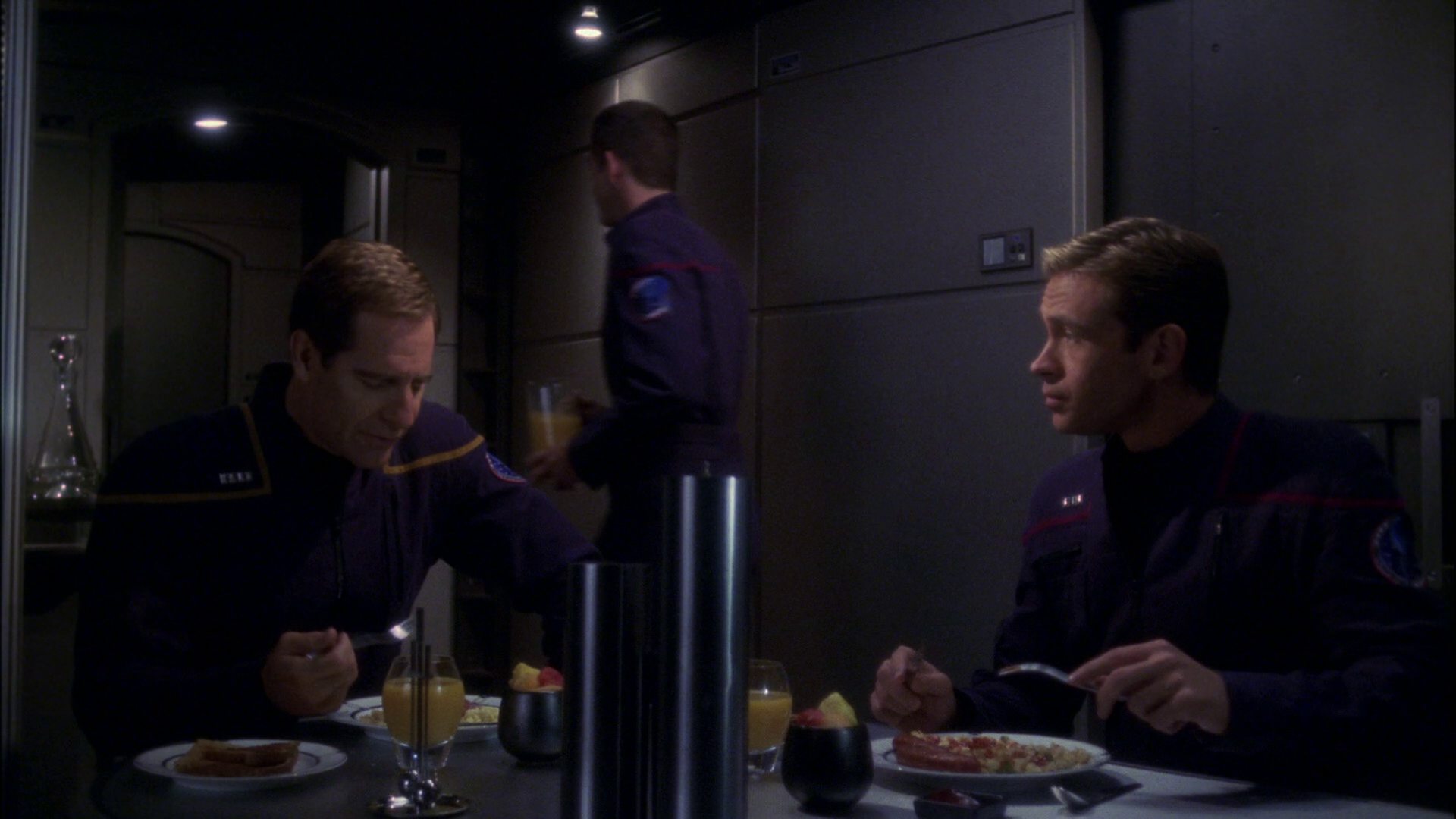extant_StarTrek_ENT_1x15-ShadowsOfPJem_0282.jpg