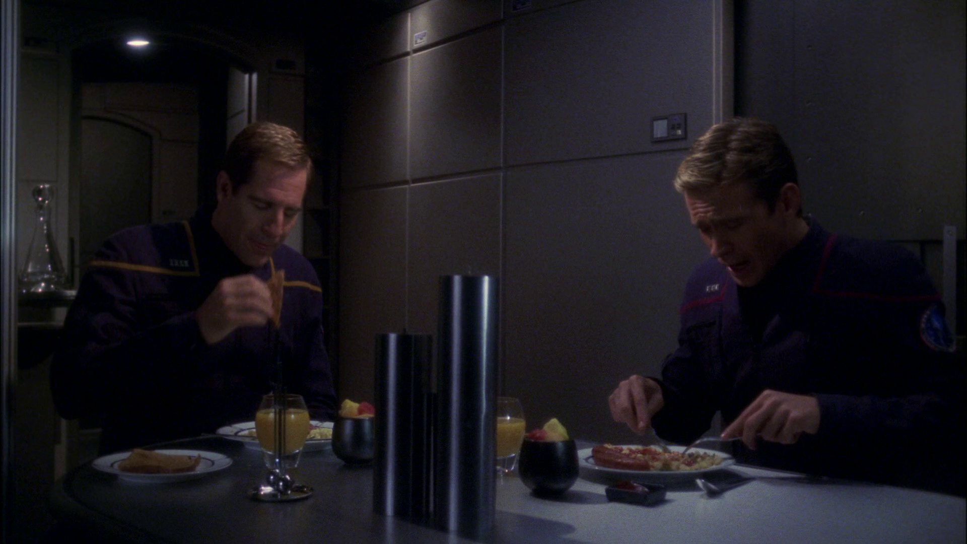 extant_StarTrek_ENT_1x15-ShadowsOfPJem_0290.jpg