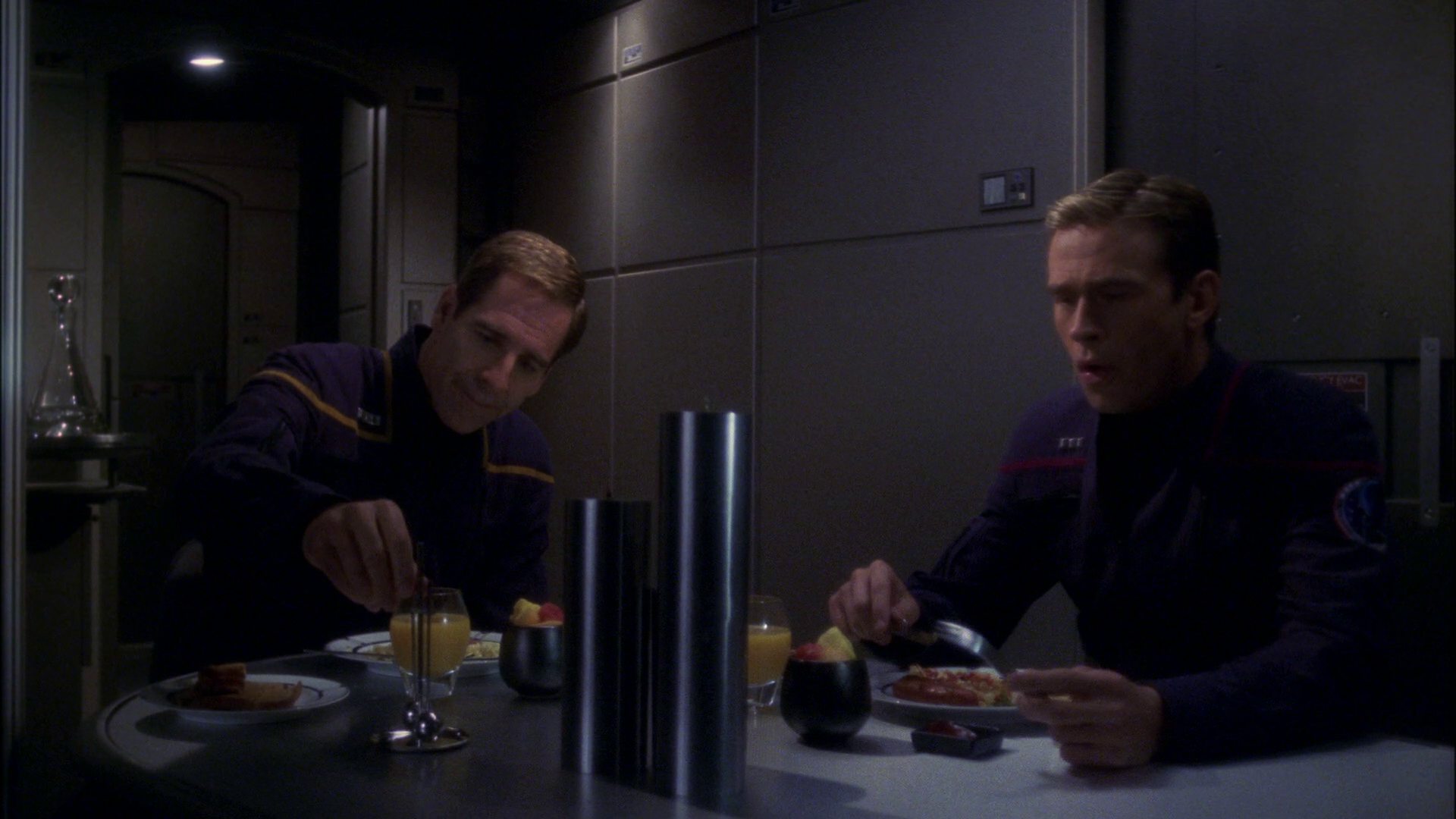 extant_StarTrek_ENT_1x15-ShadowsOfPJem_0361.jpg