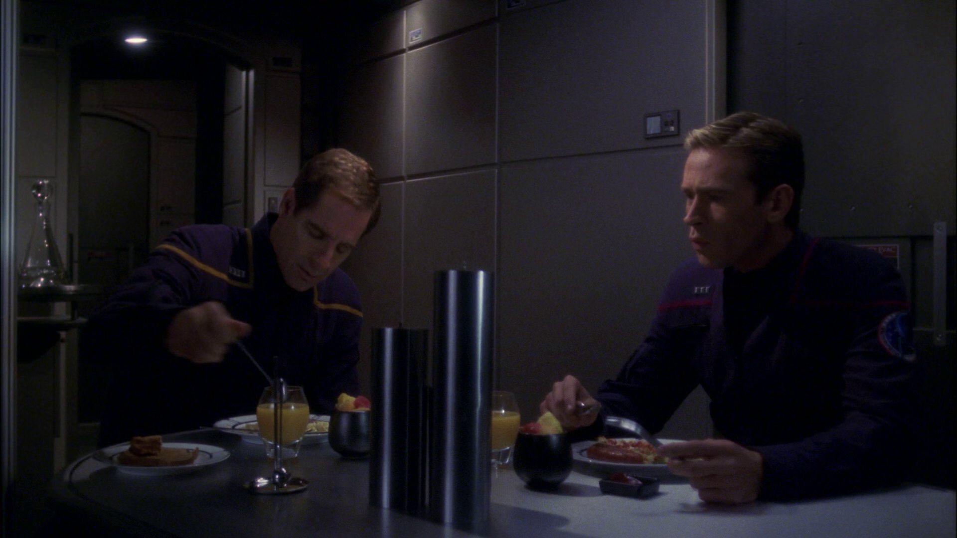 extant_StarTrek_ENT_1x15-ShadowsOfPJem_0362.jpg