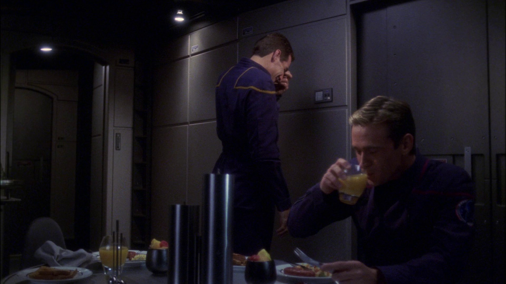 extant_StarTrek_ENT_1x15-ShadowsOfPJem_0407.jpg