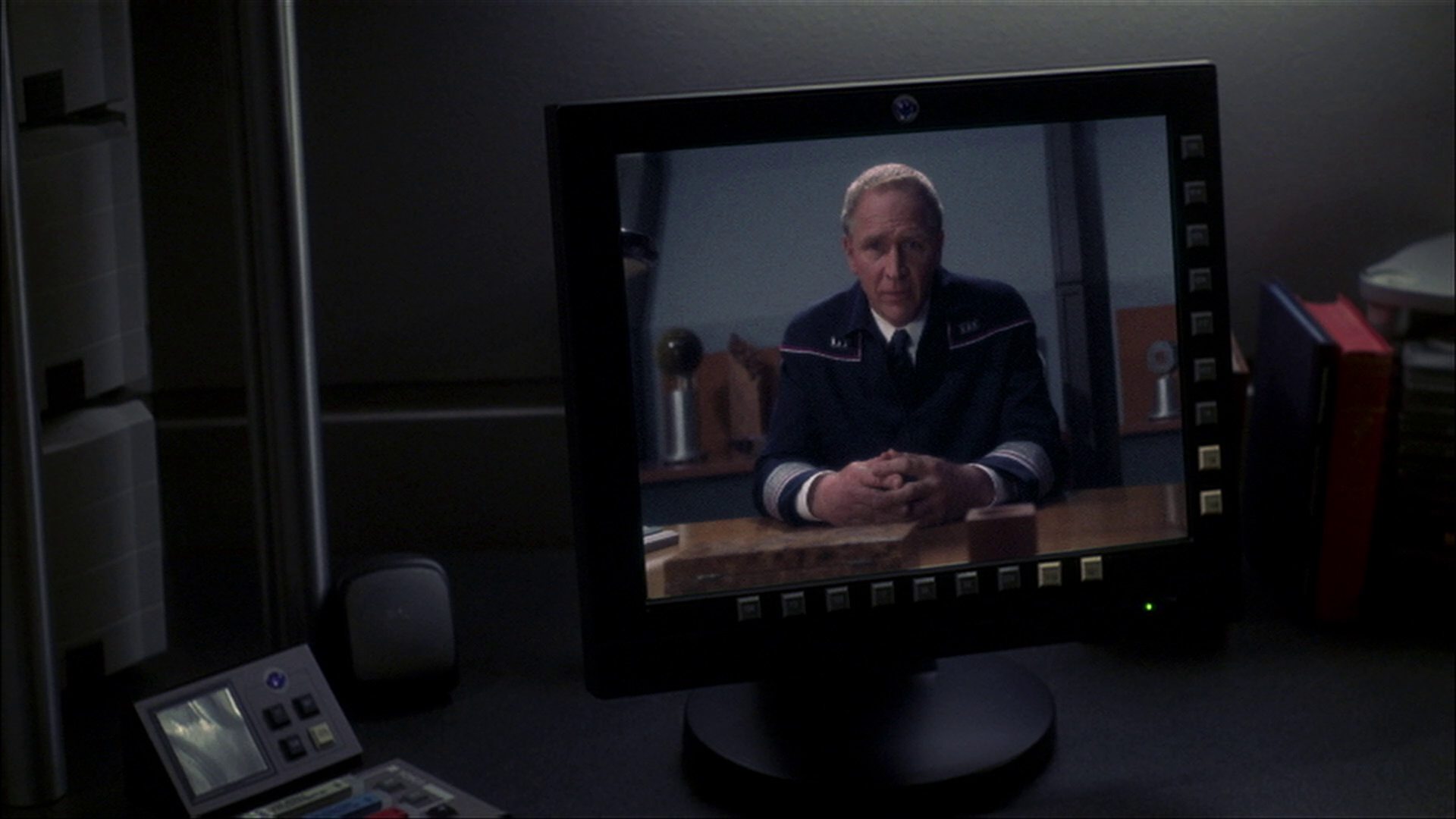 extant_StarTrek_ENT_1x15-ShadowsOfPJem_0466.jpg