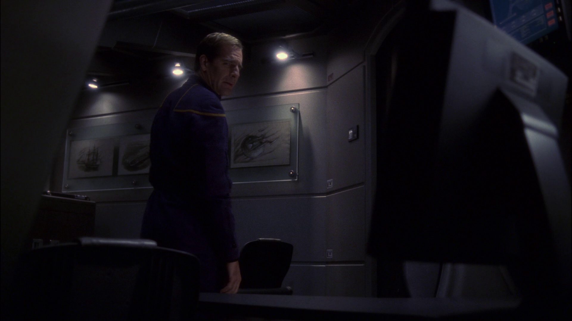 extant_StarTrek_ENT_1x15-ShadowsOfPJem_0468.jpg